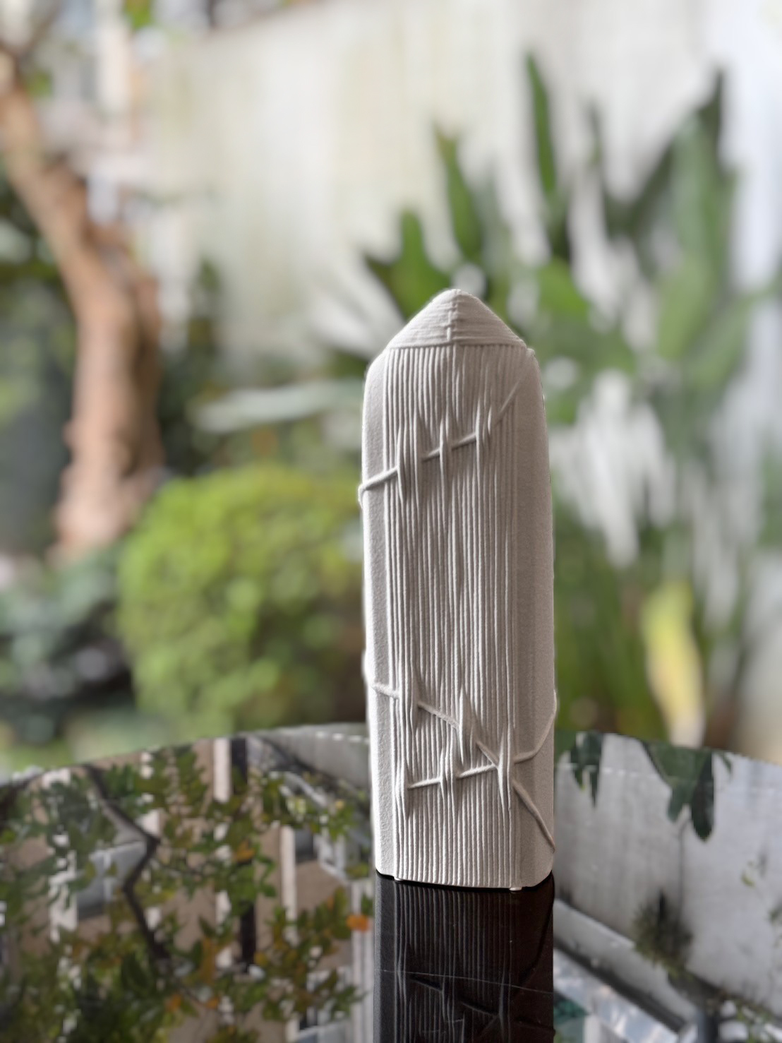 長巾織線白陶花器