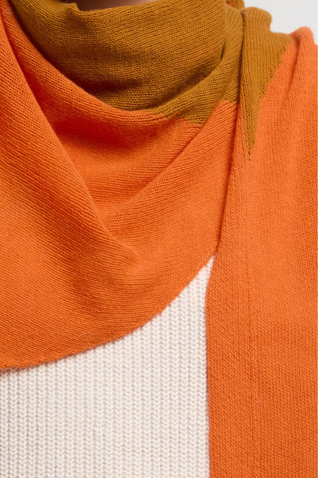 針織三角圍巾＿暖土橘 X 黃棕