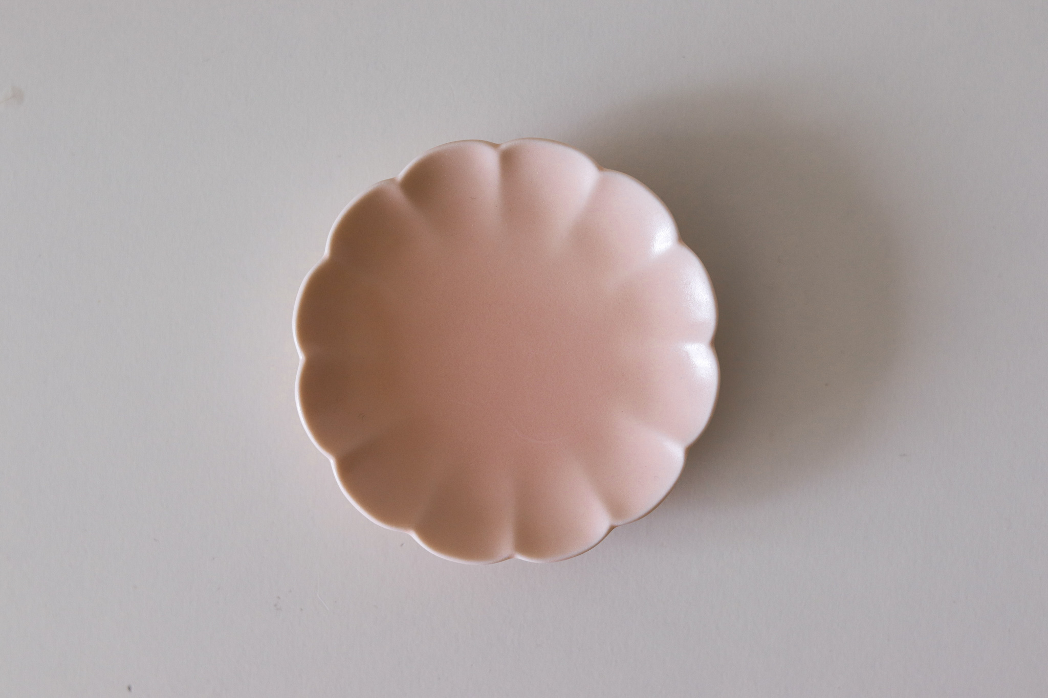 日本 美濃燒 蜜桃粉 菊形 小碟