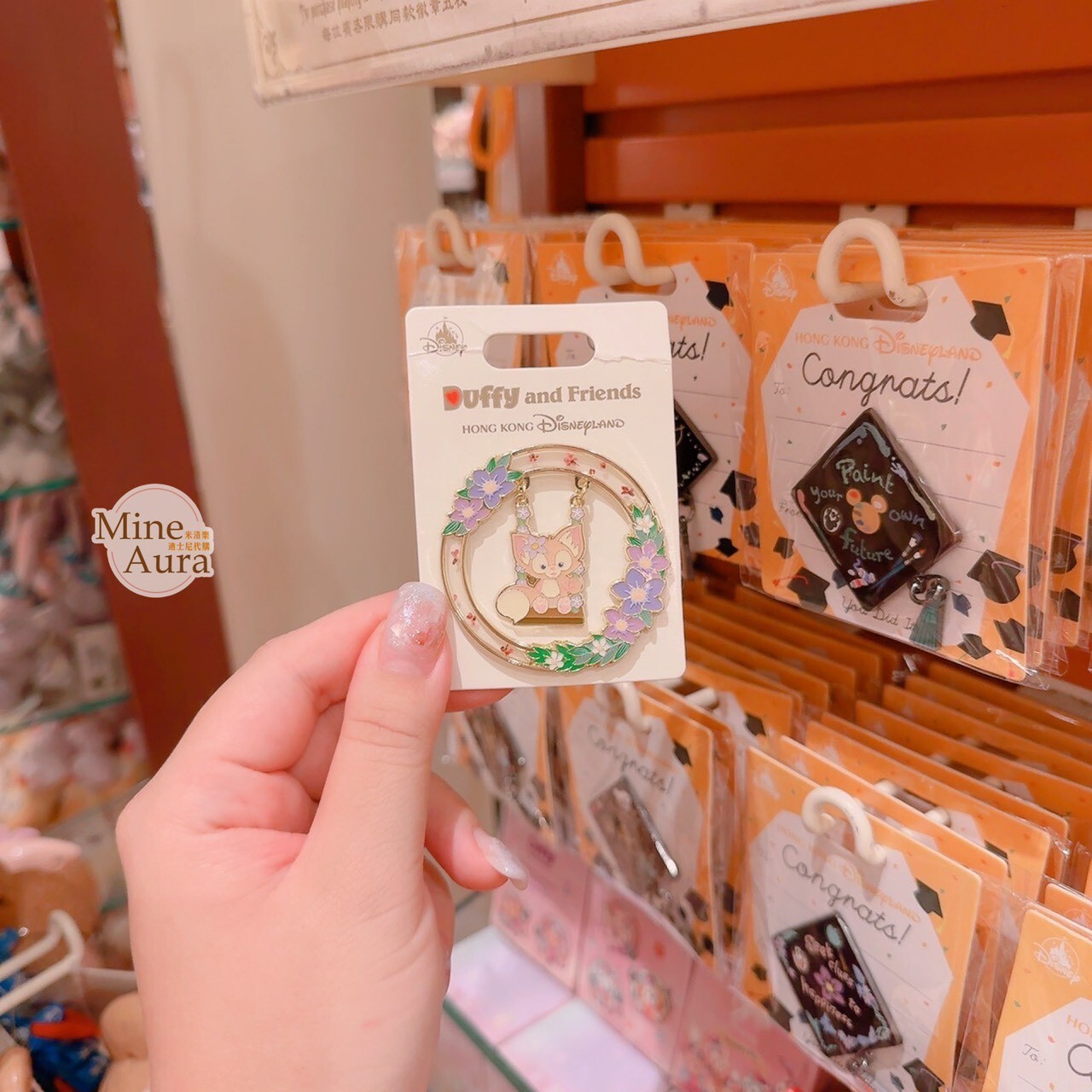 玲娜貝兒 Lina bell 坐鞦韆 花環 花圈 造型 徽章 PIN -香港迪士尼樂園