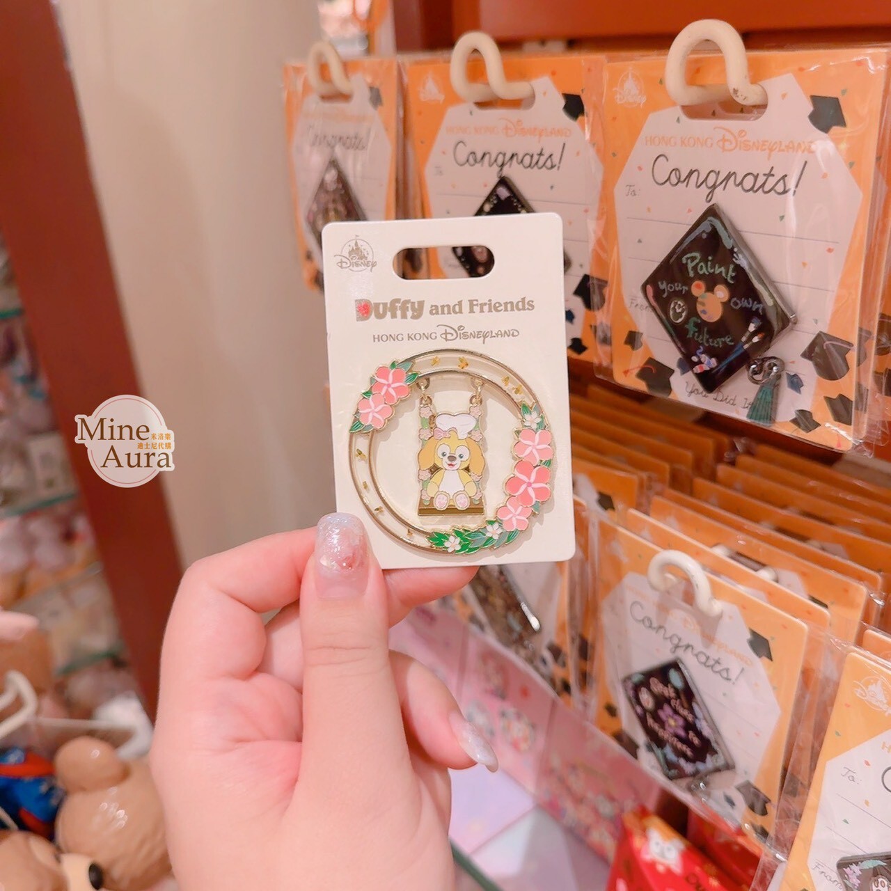 可琦安 餅乾 CookieAnn 坐鞦韆 花環 花圈 造型 徽章 PIN -香港迪士尼樂園