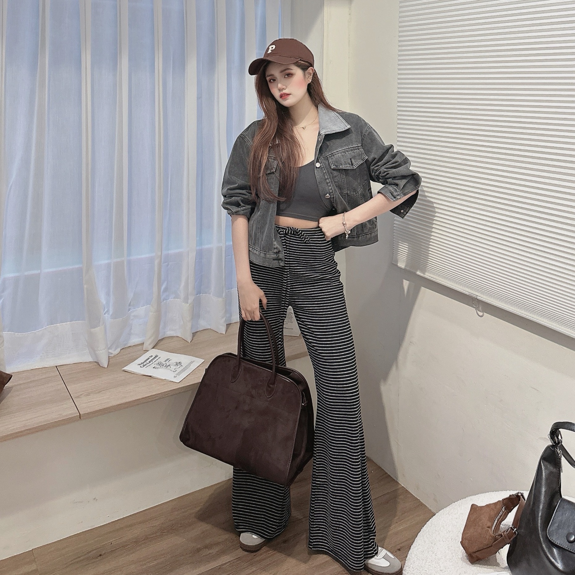 休閒短絨條紋喇叭褲/二色