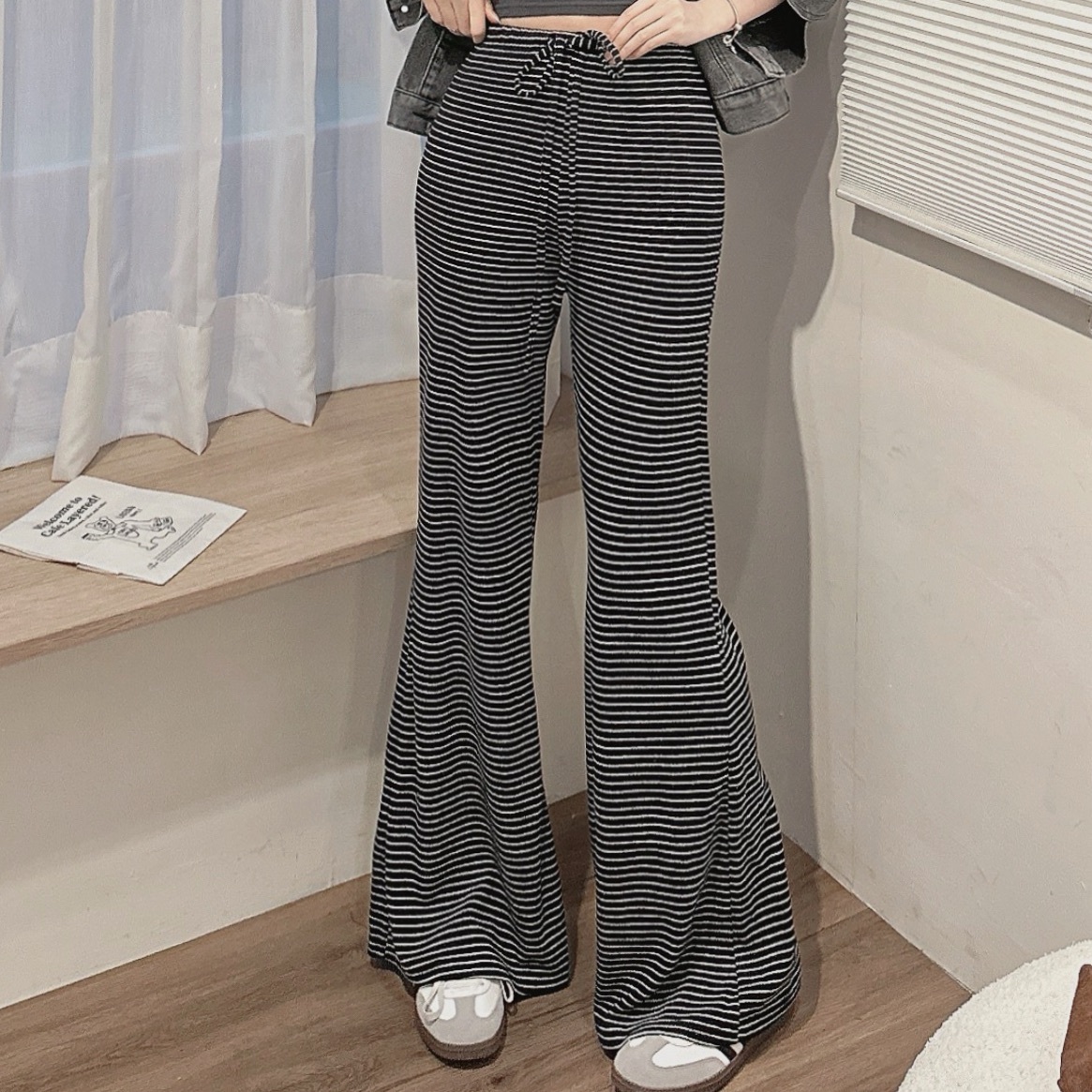 休閒短絨條紋喇叭褲/二色