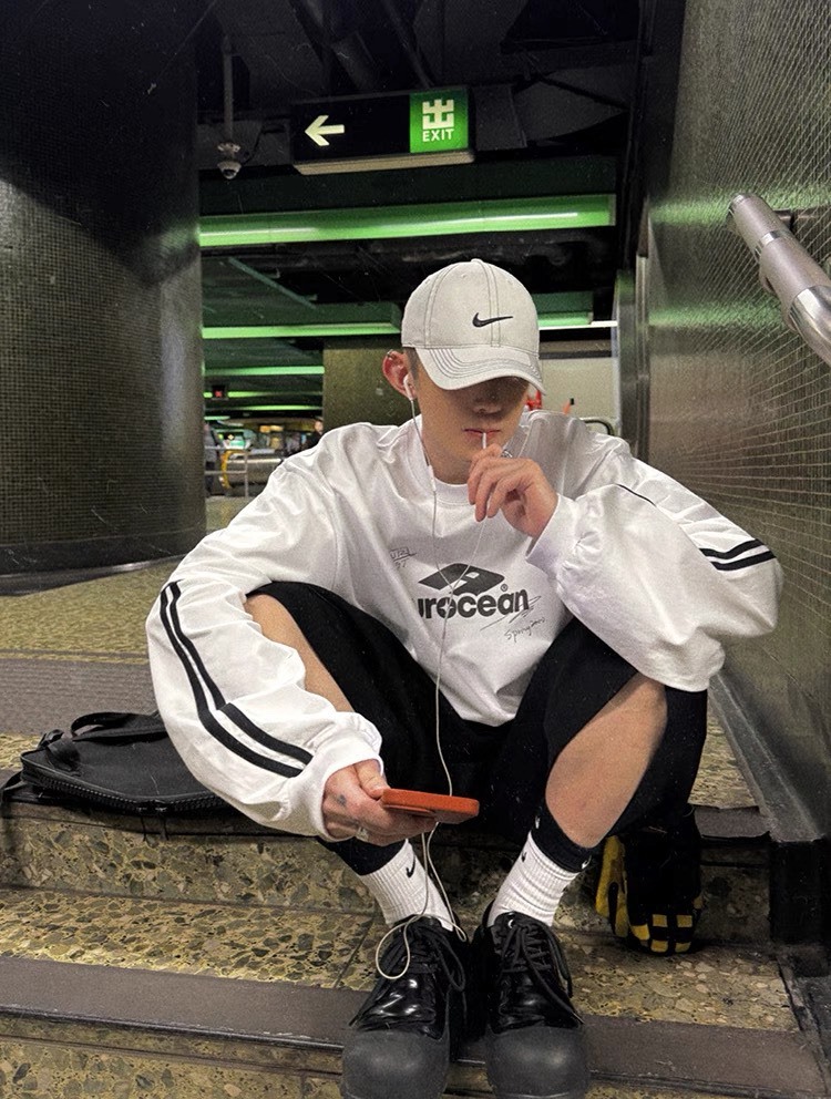 Aurocean 運動風格 塗鴉印花 假兩件上衣