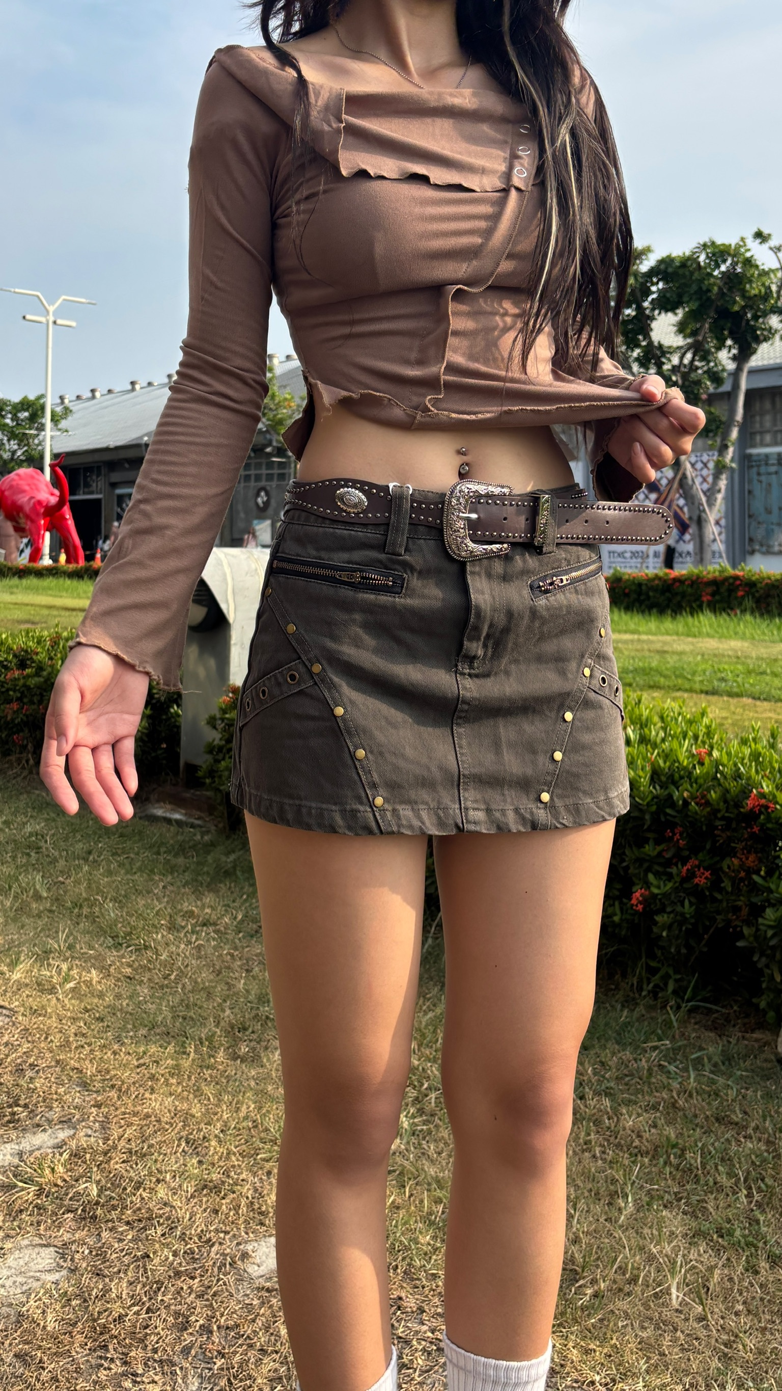 翻領一字領斜肩設計  (4colors)