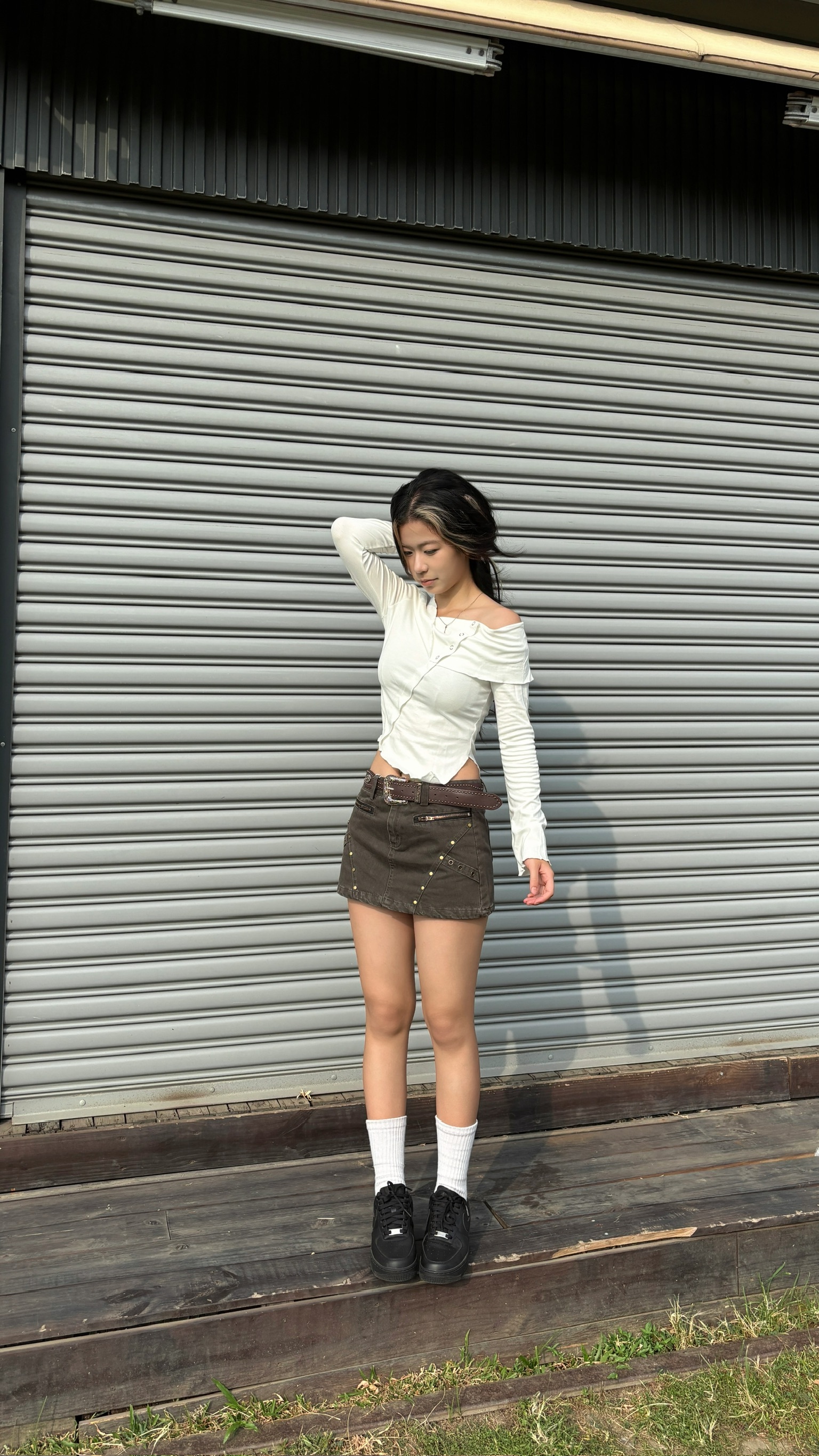 翻領一字領斜肩設計  (4colors)