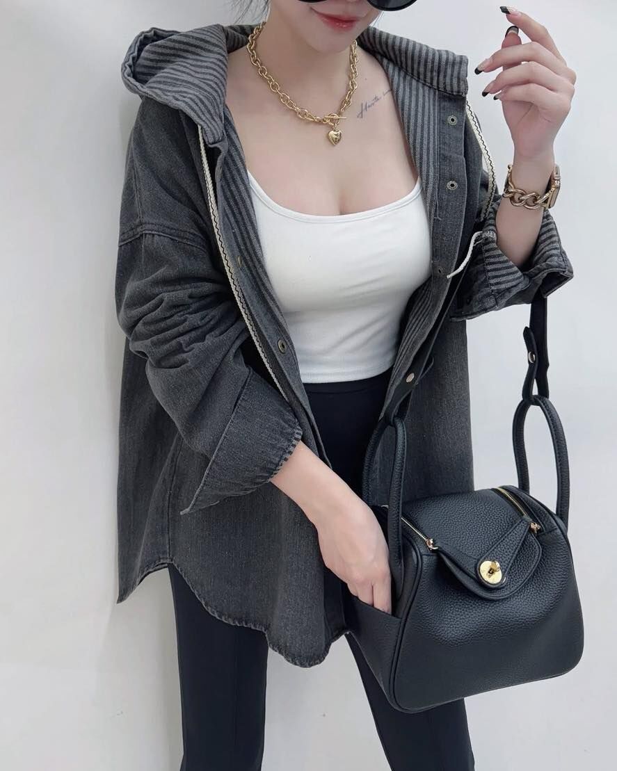 【質感超好的雙面拼接感連帽牛仔外套】（現貨）