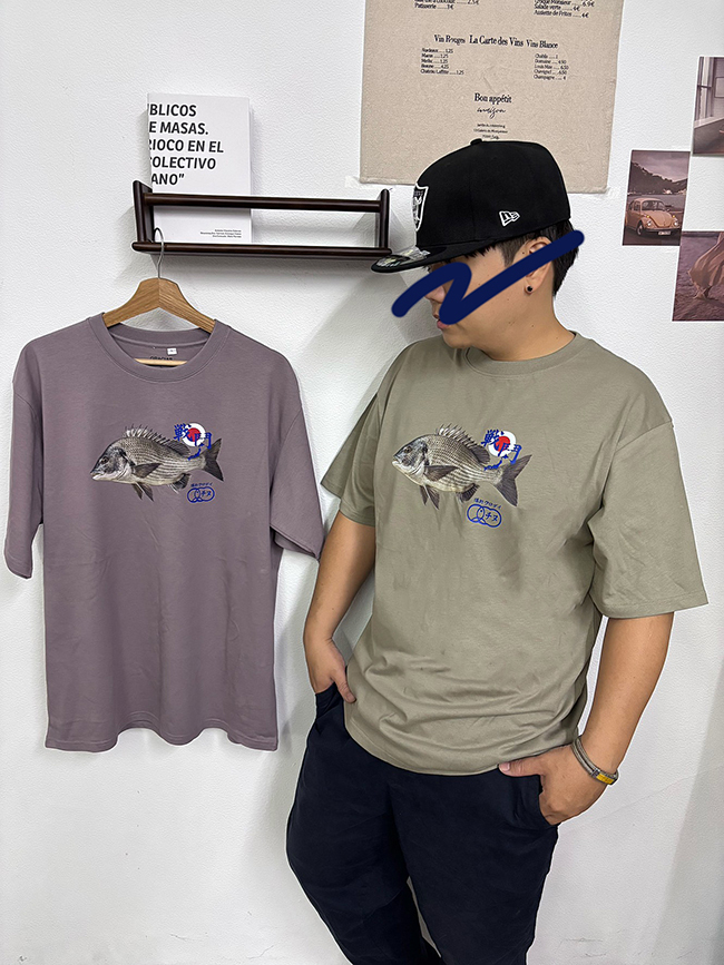 NEW爆釣魂。黑鯛クロダイ魂 — 釣り人の誇り短T-