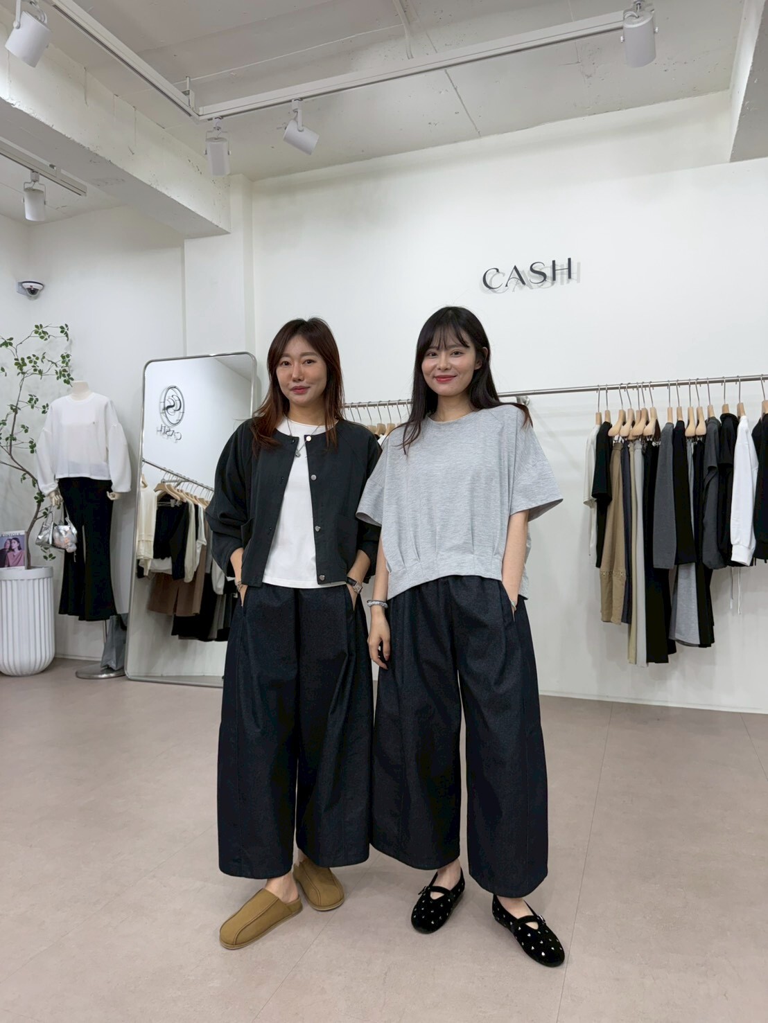 CA5108 黑藍色闊筒牛仔褲