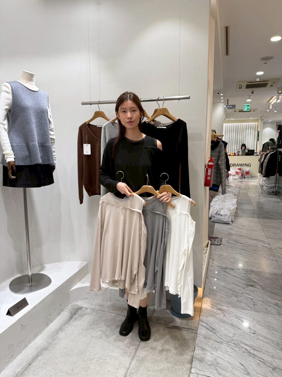 GI5135 露單肩拼接上衣