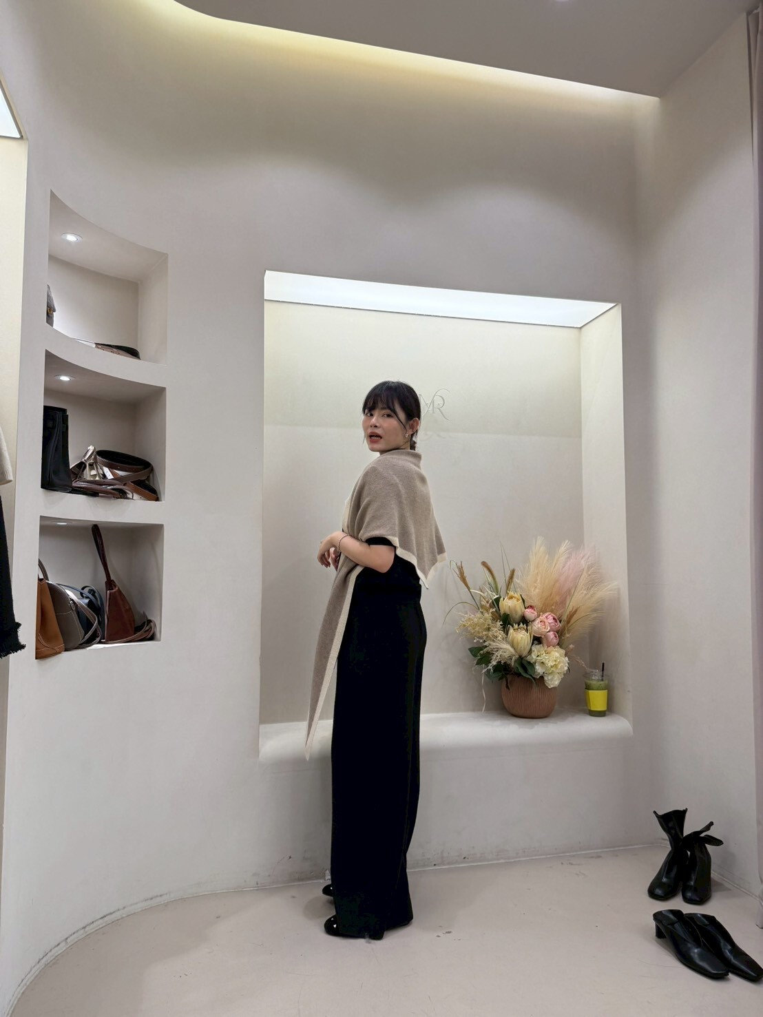 MA5106 羊毛撞色邊三角披肩