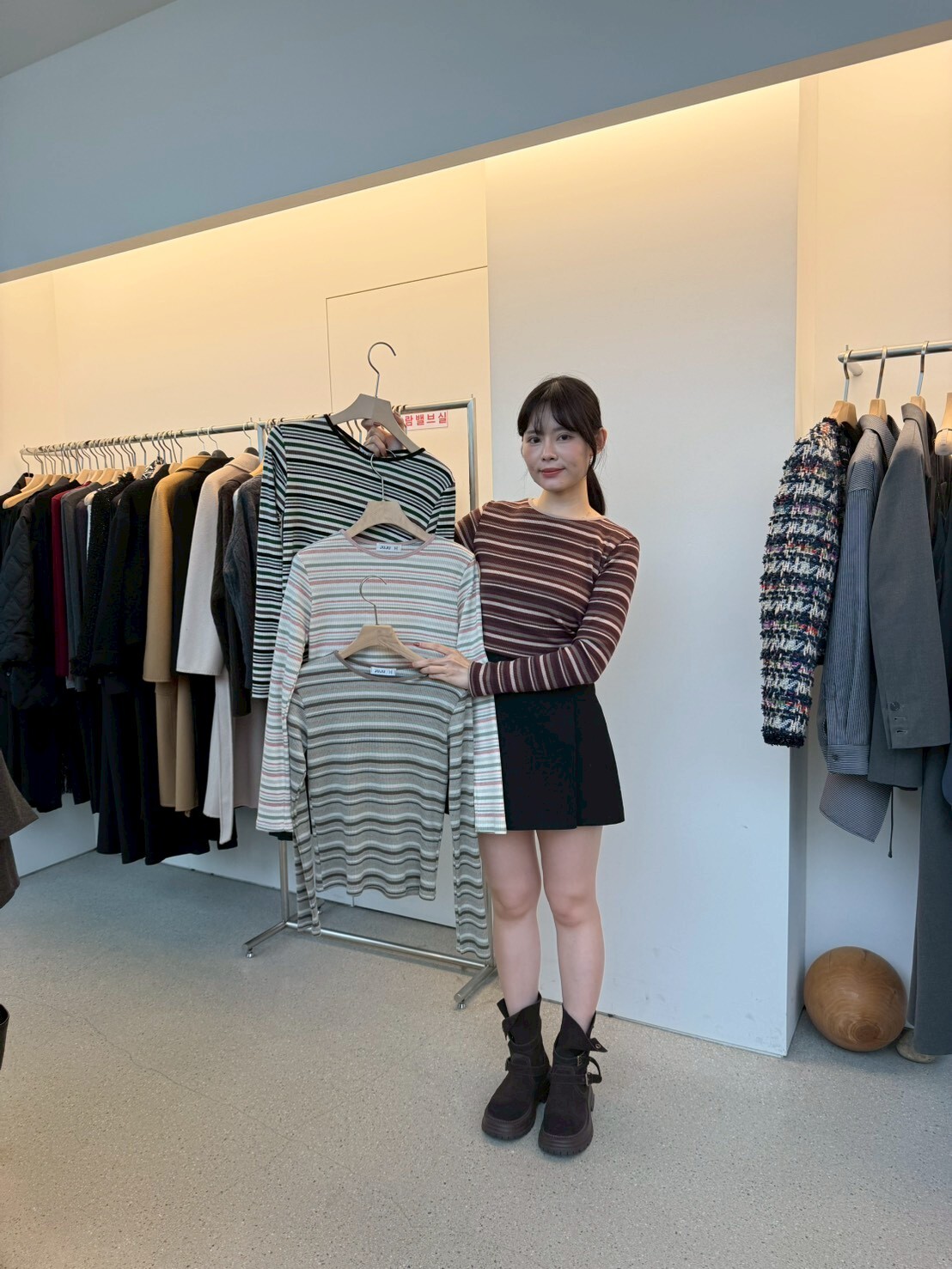 JU5118 彈性撞色間條上衣