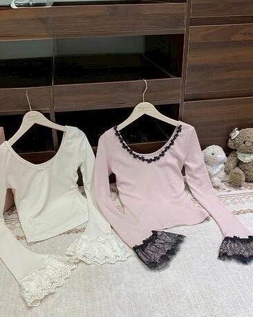 設計師家大圓領好搭袖接蕾絲上衣