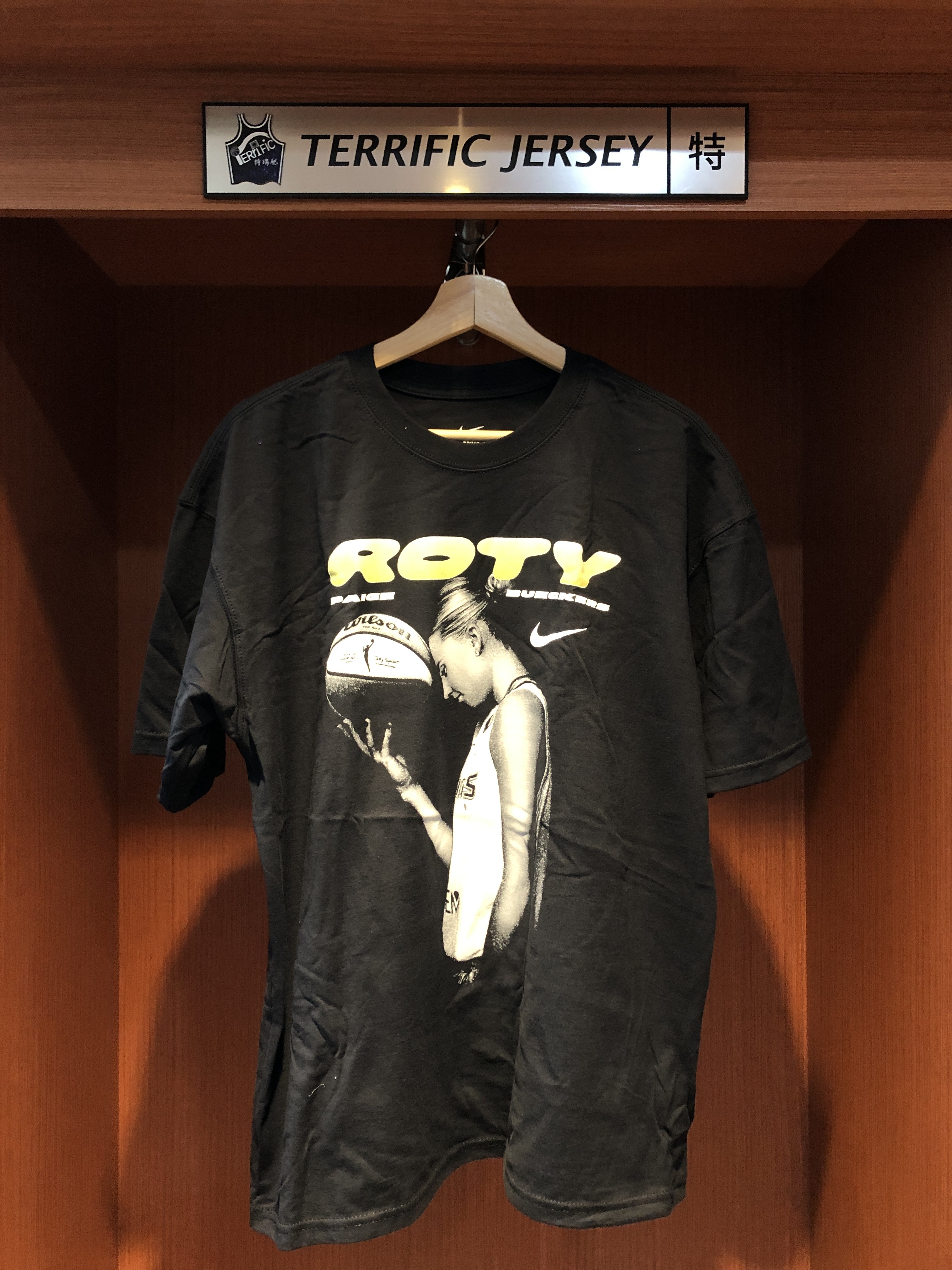 WNBA短袖 Paige Bueckers 達拉斯飛馬 新人王 Rookie Of The Year Nike Tee 棉質 短袖 全新