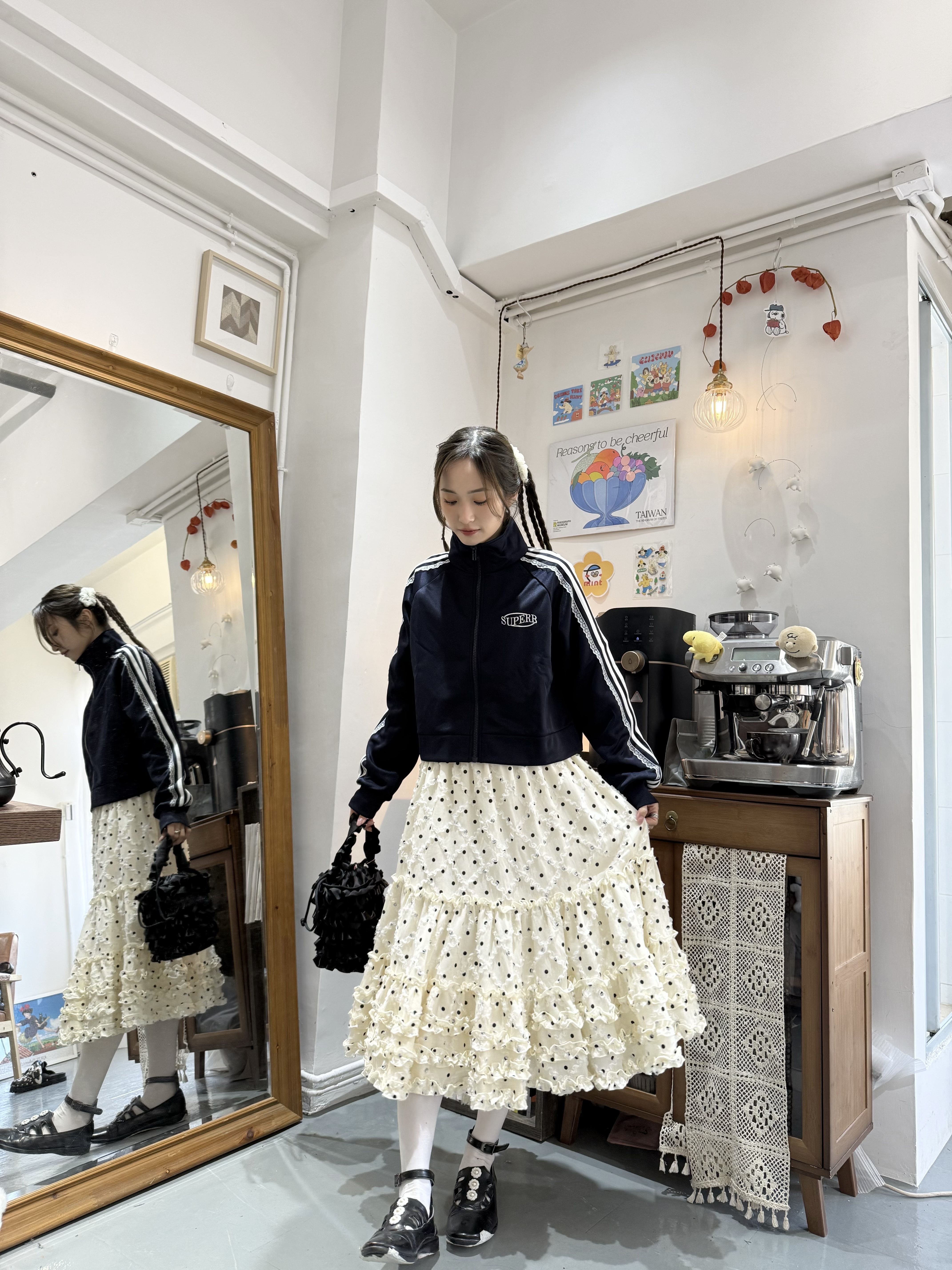 [兩色入] 運動風lace透短款外套(Navy)