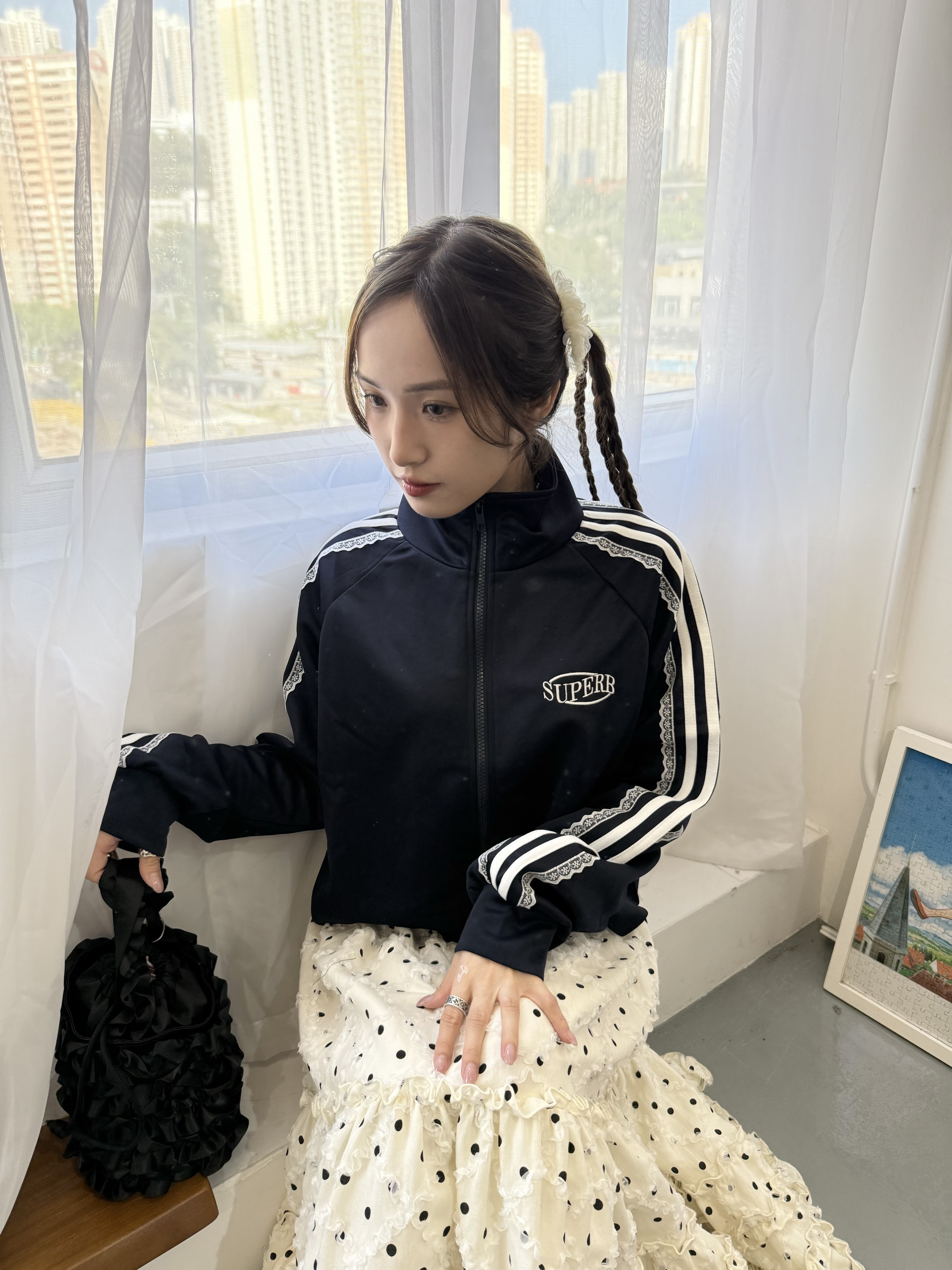 [兩色入] 運動風lace透短款外套(Navy)