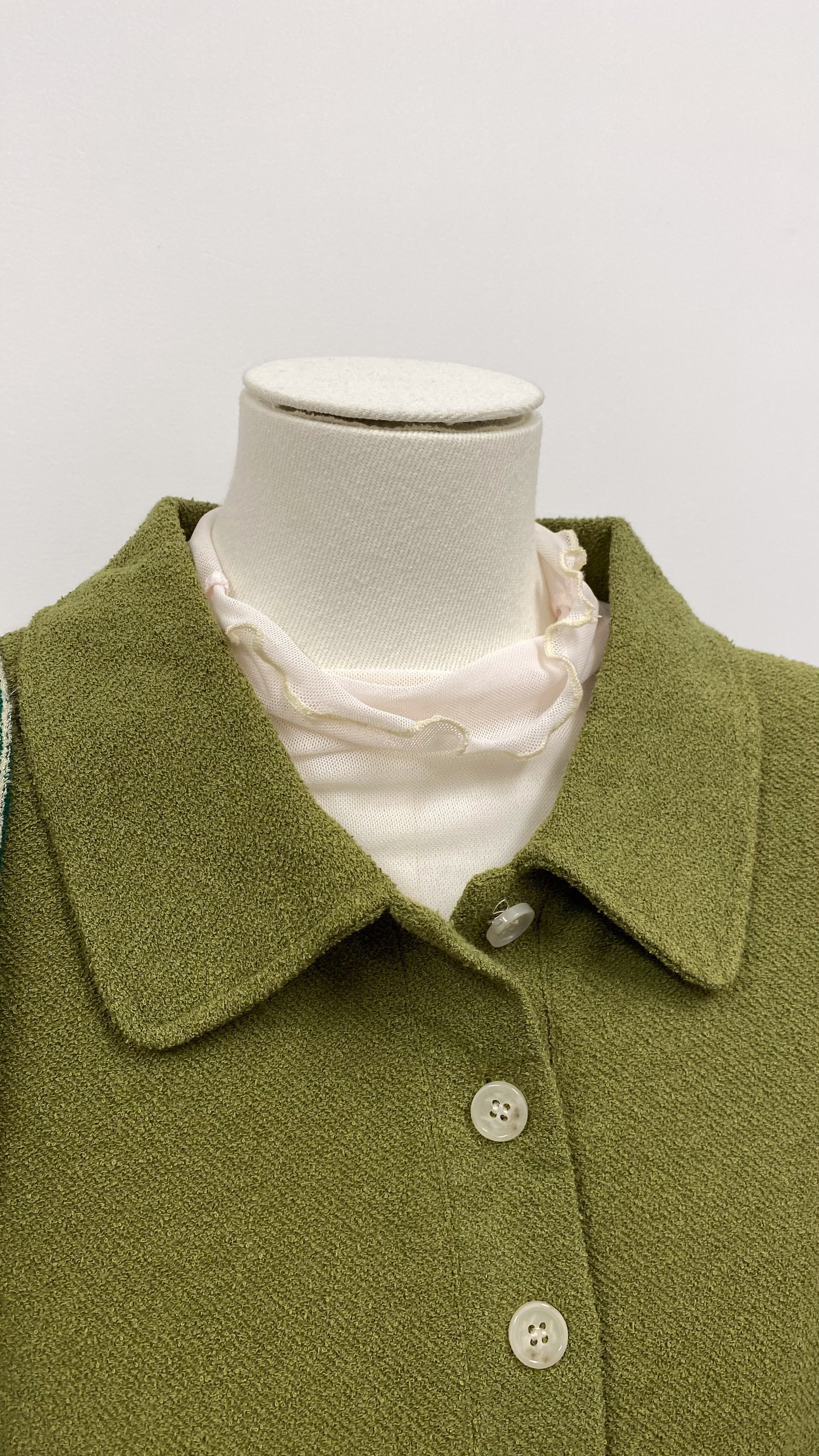 Ruffle領內搭TOP (四色入)