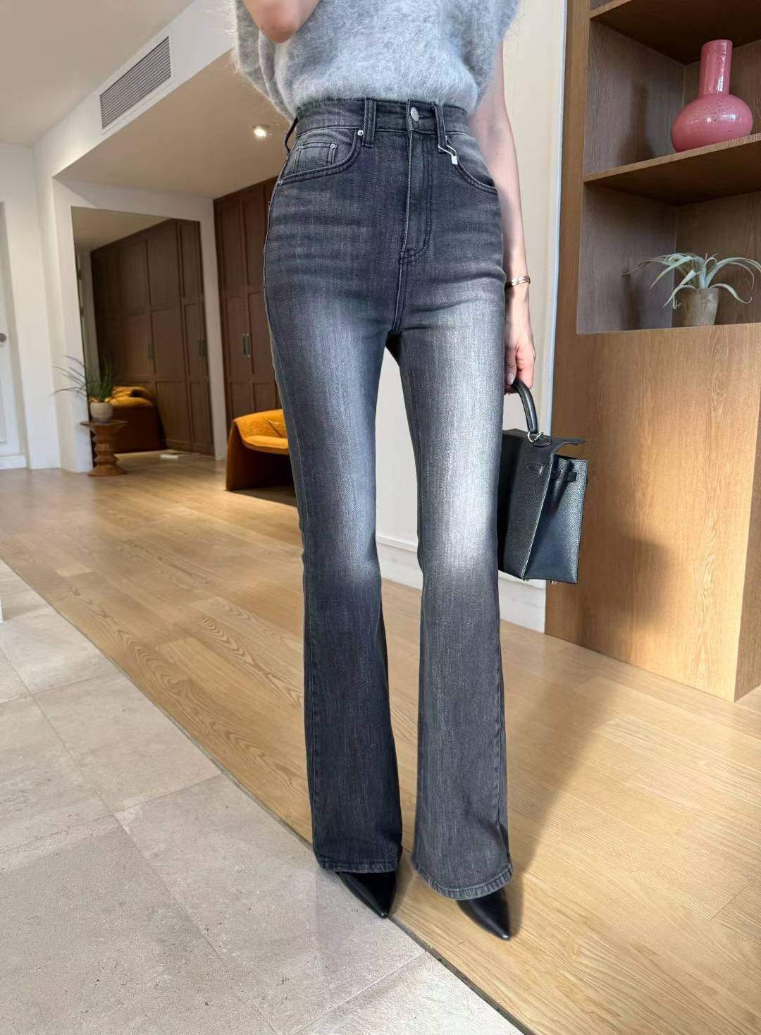 刷霧白修身牛仔喇叭長褲