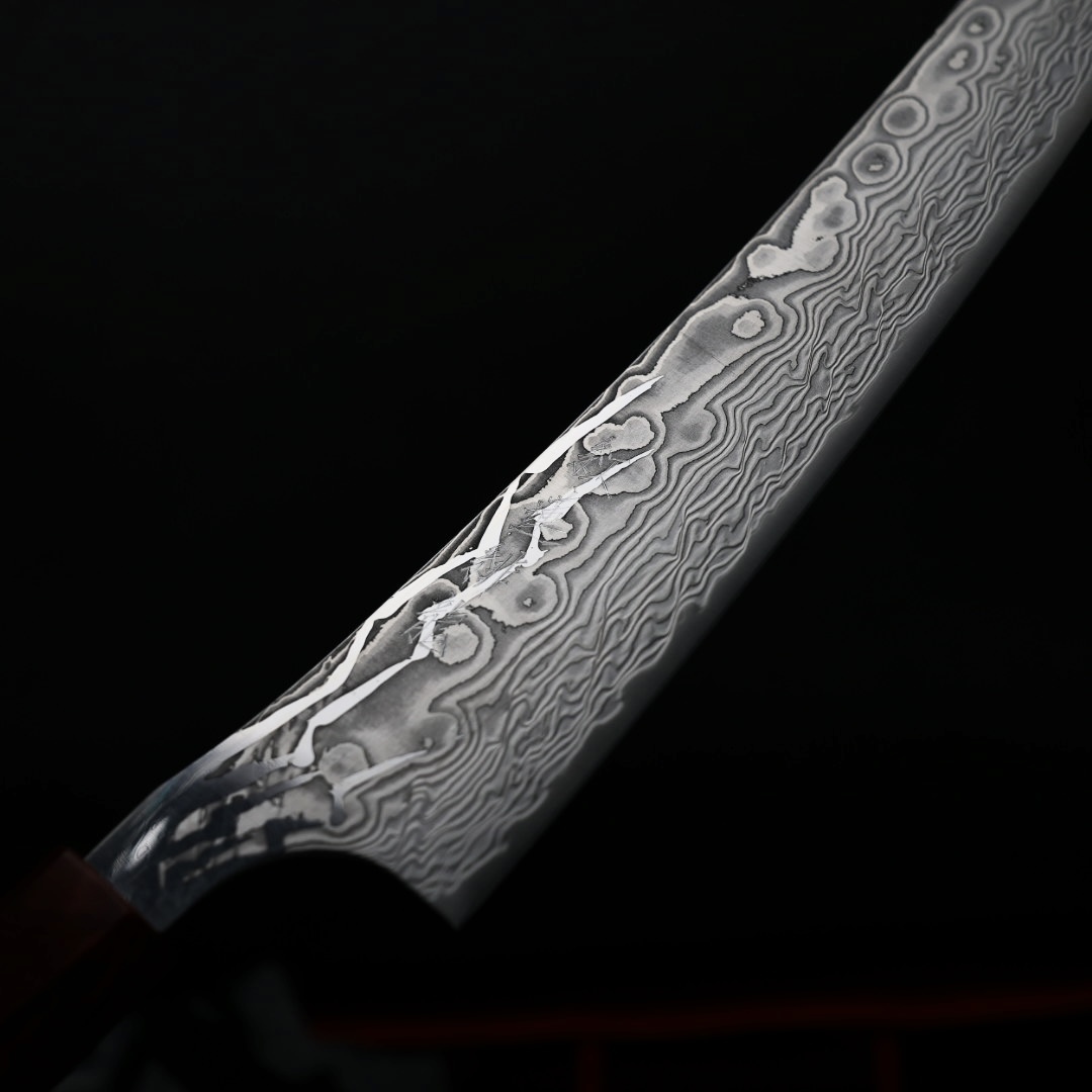 龍泉刃物紅蓮緋龍牛刀240mm SG Strix 63層鎳染大馬士革