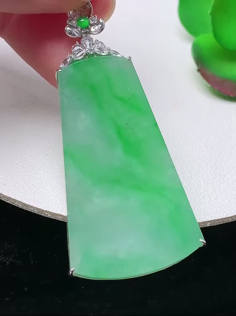 翡翠冰飄陽綠無事牌,天然翡翠A玉, 緬甸玉, Jade, Jadeite