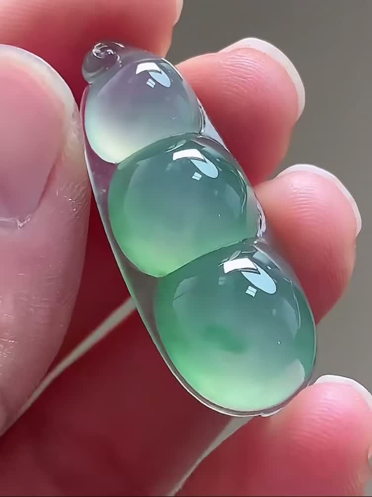 1015225 翡翠冰底色福豆