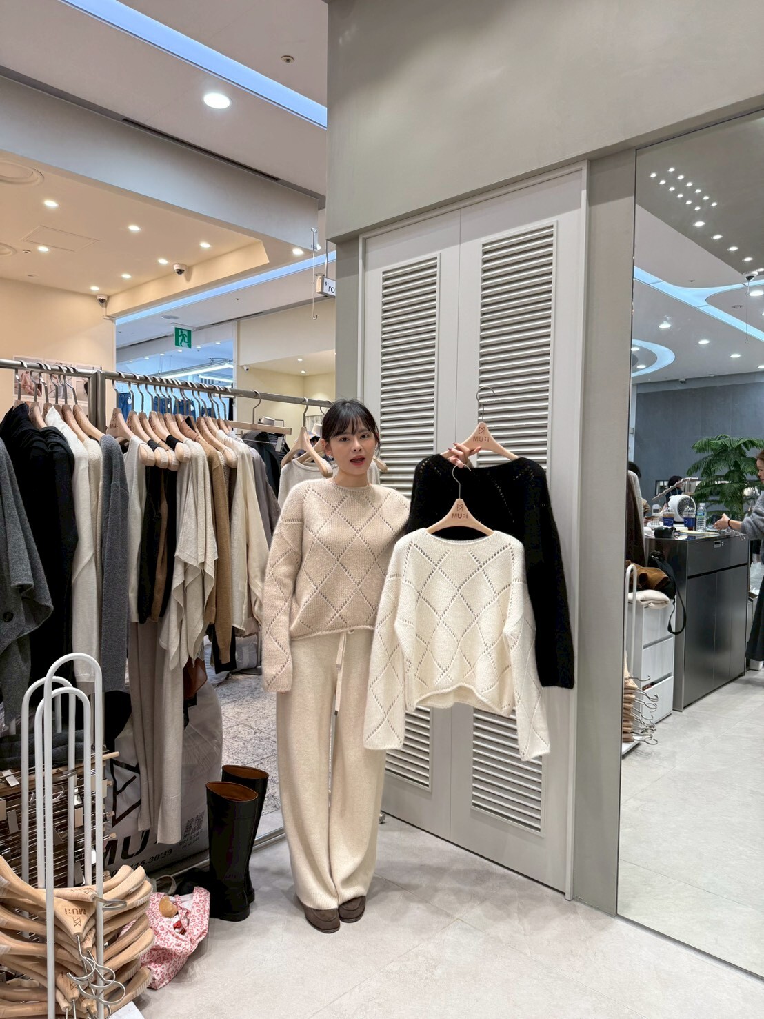 MU5111 大格洞紋寬長袖毛衣