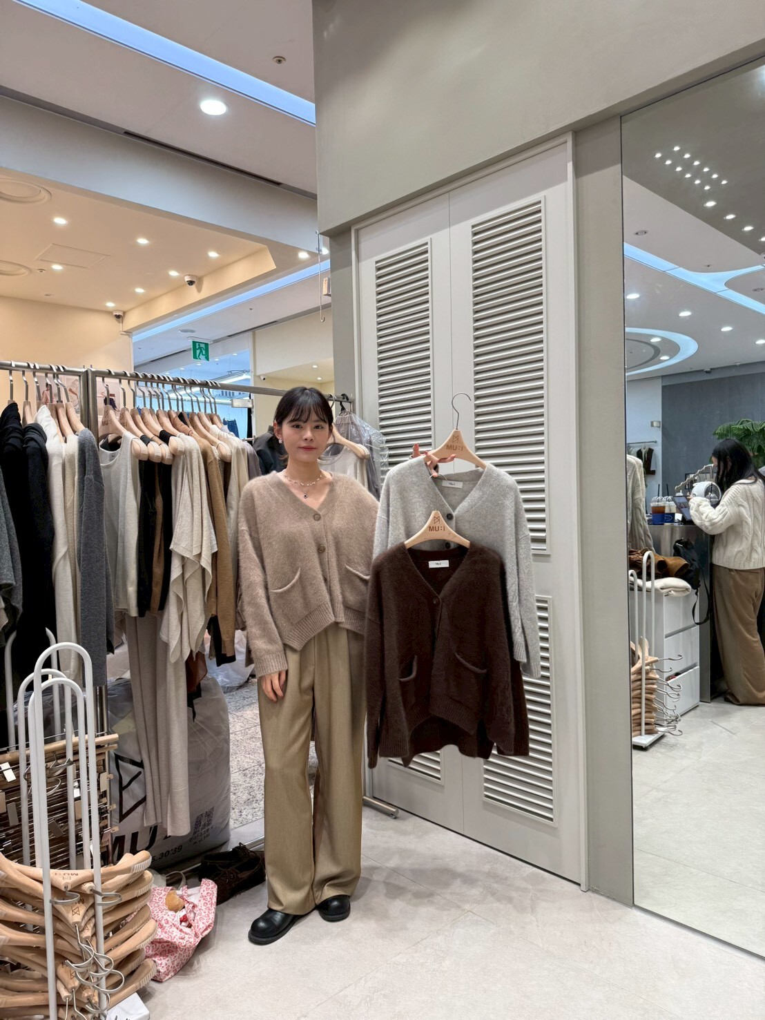 MU5148 厚實排扣羊毛外套