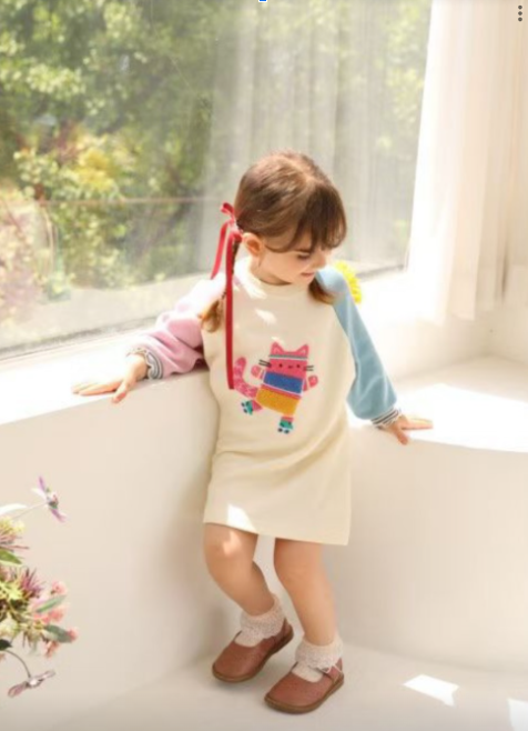 QQB10D001PE  QQ -紫藍併袖貓貓衛衣裙