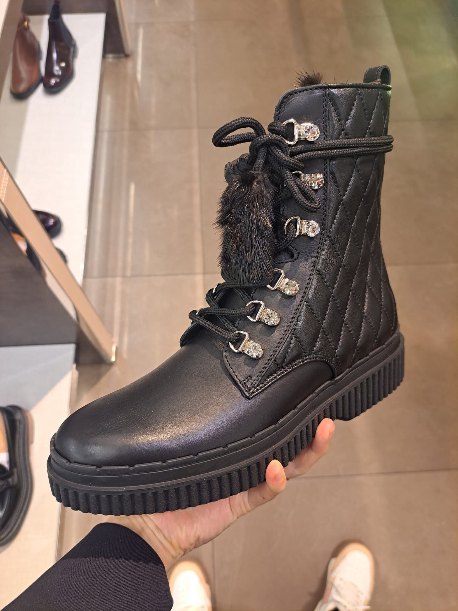 Tods Gom Tronc quilted leather boots black