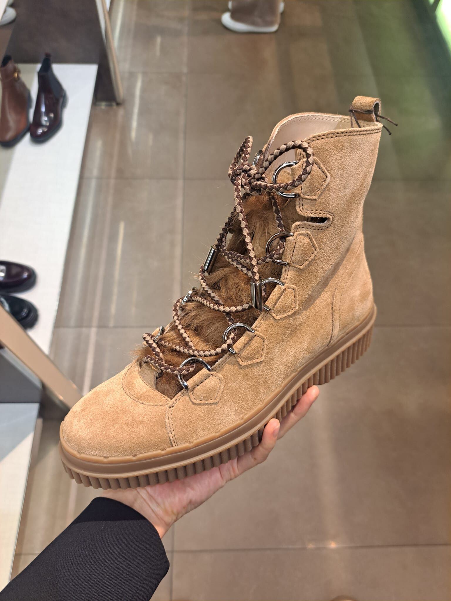 Tods Go pes 39A Tron suede boots camel