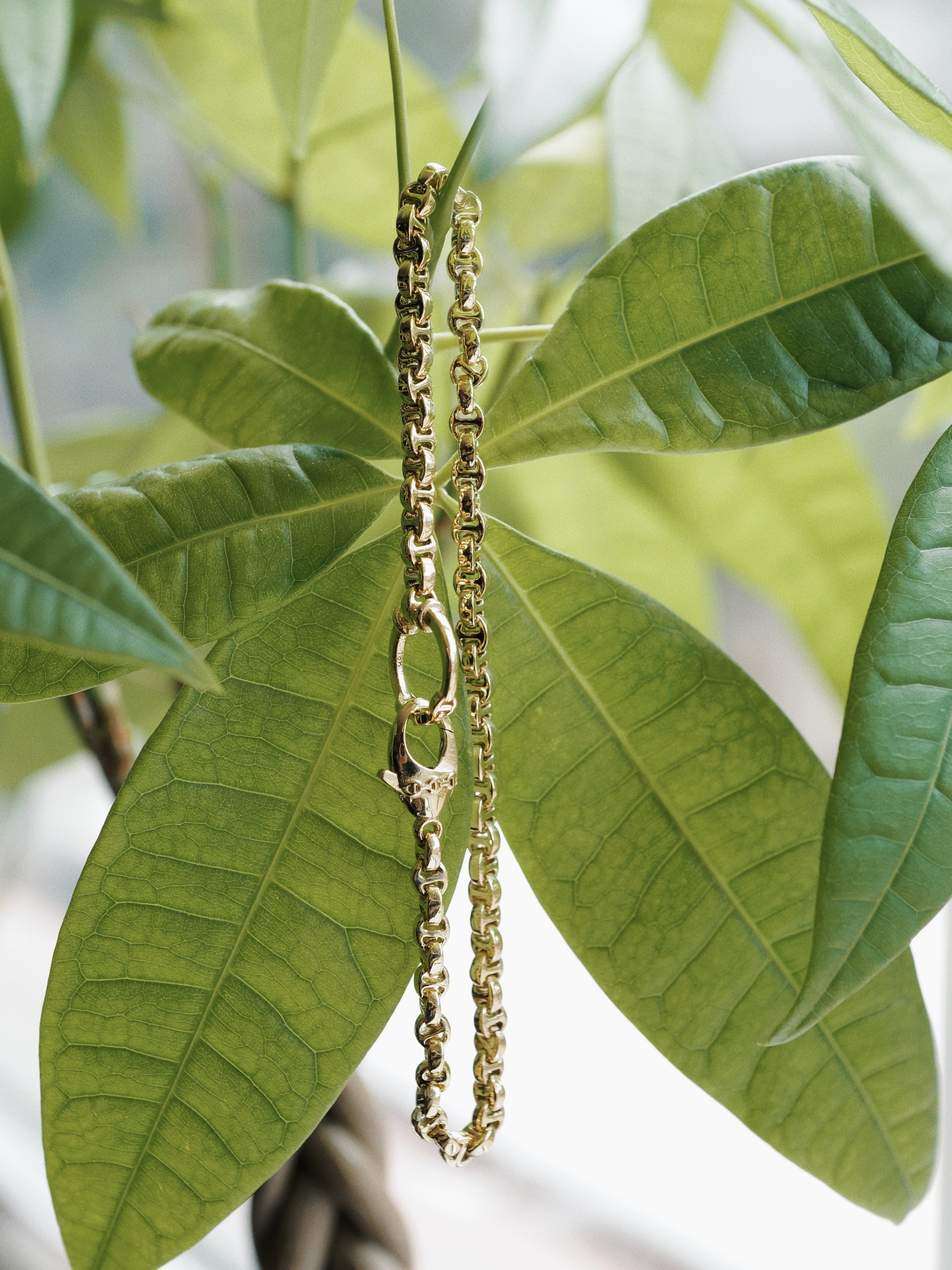 HB 057 MICRO OPEN-LINK BRACELET 18K Yellow Gold Micro Open-Link Bracelet " **WITH LOBSTER CLASP**