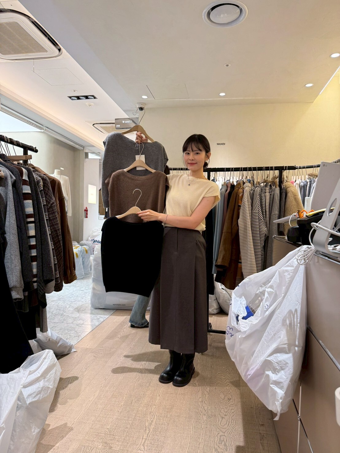 WJ5111 柔軟圓領雞翼袖上衣