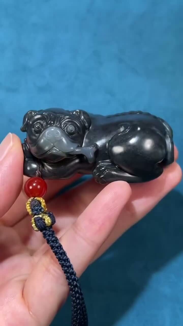 1015247 和田玉青花籽料旺財