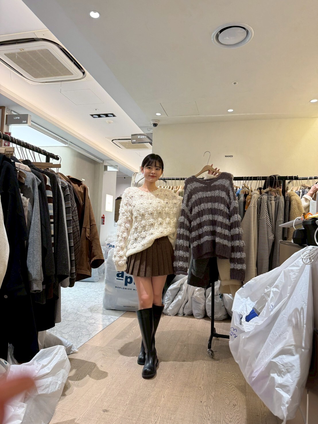 WJ5137 針織立體波波小V領上衣