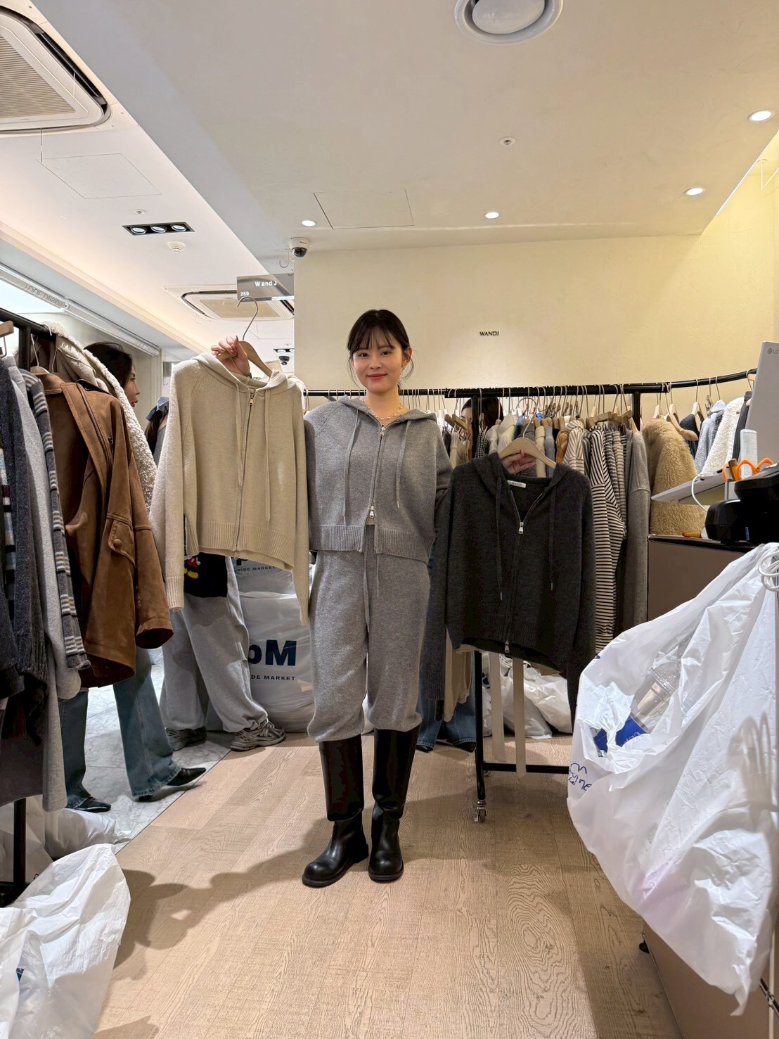 WJ5147 連帽拉鏈短版薄外套