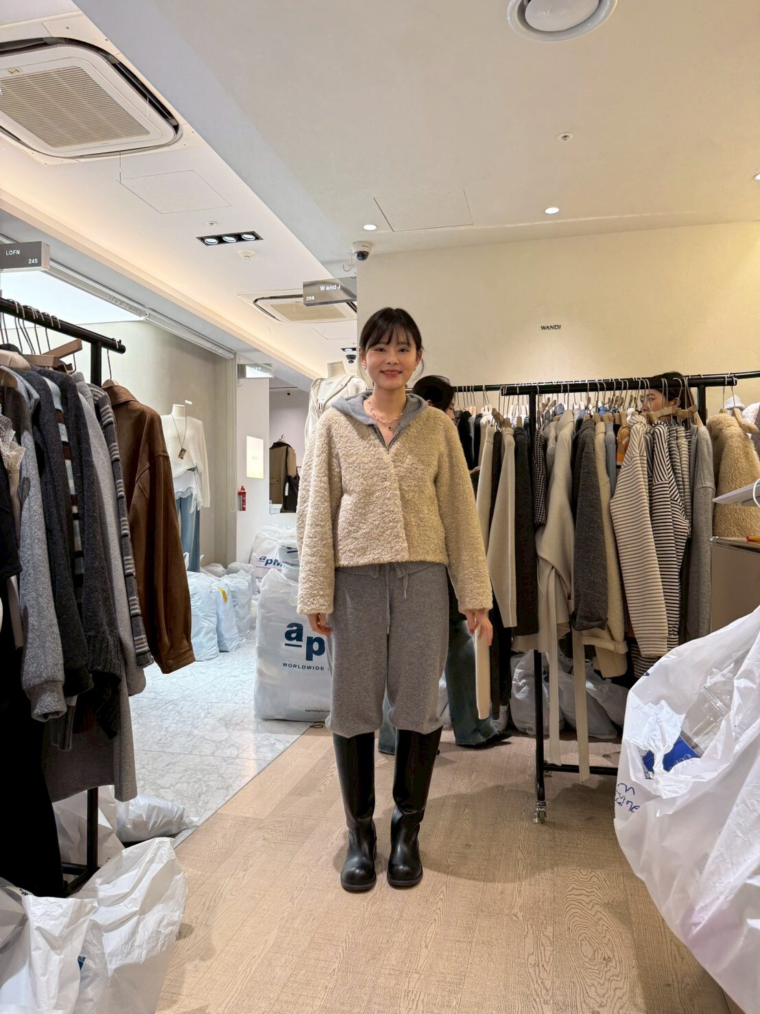 WJ5149 V領雙紐扣毛毛短版外套