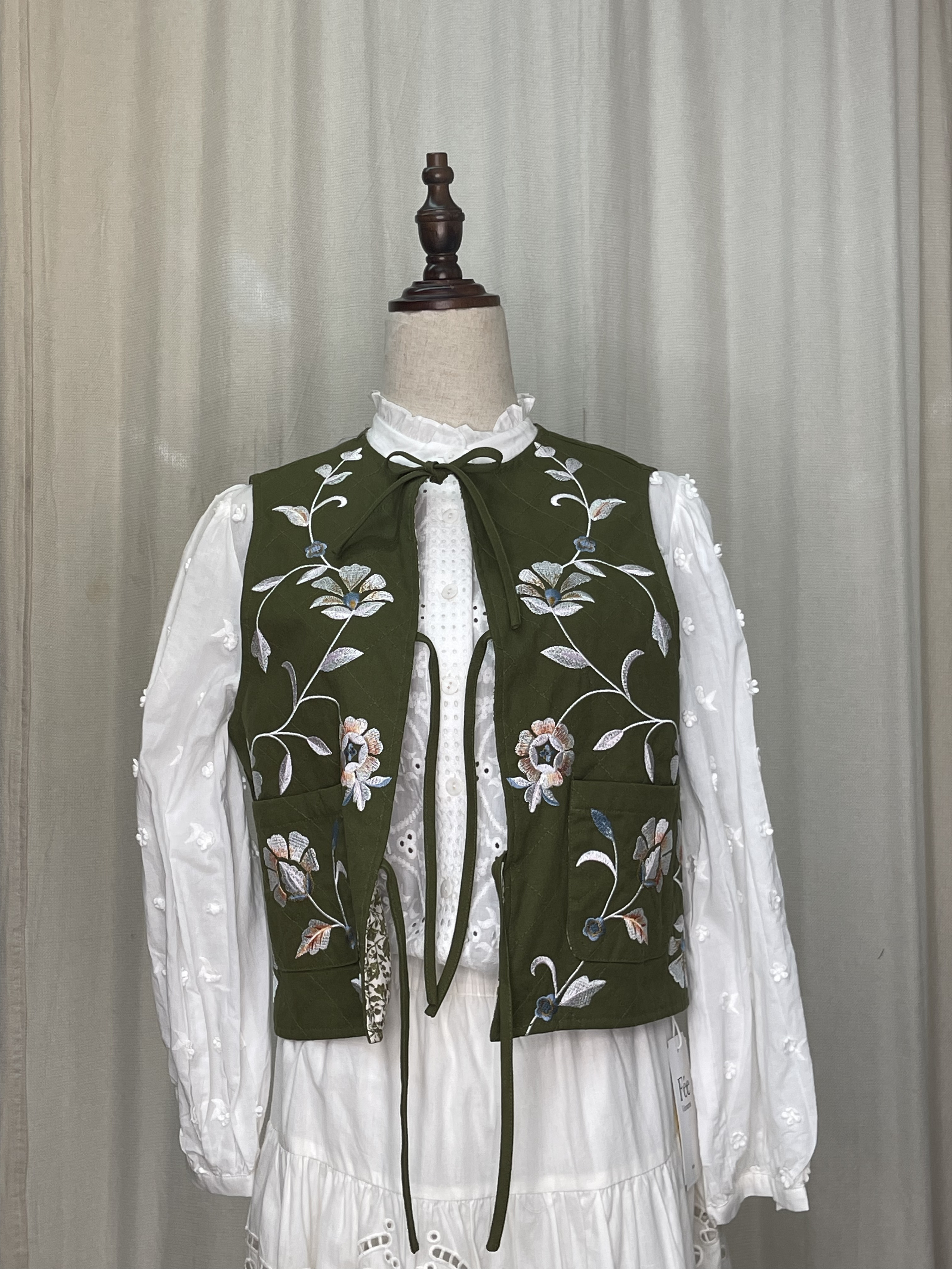 GGH/B/3/B/GE 綠色刺繡背心馬甲