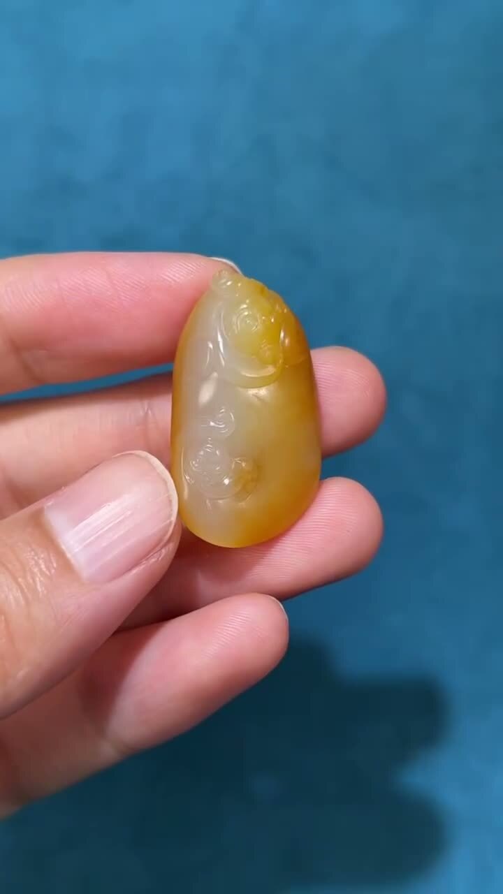 和田玉籽料黃沁靈猴獻壽,天然和田玉軟玉