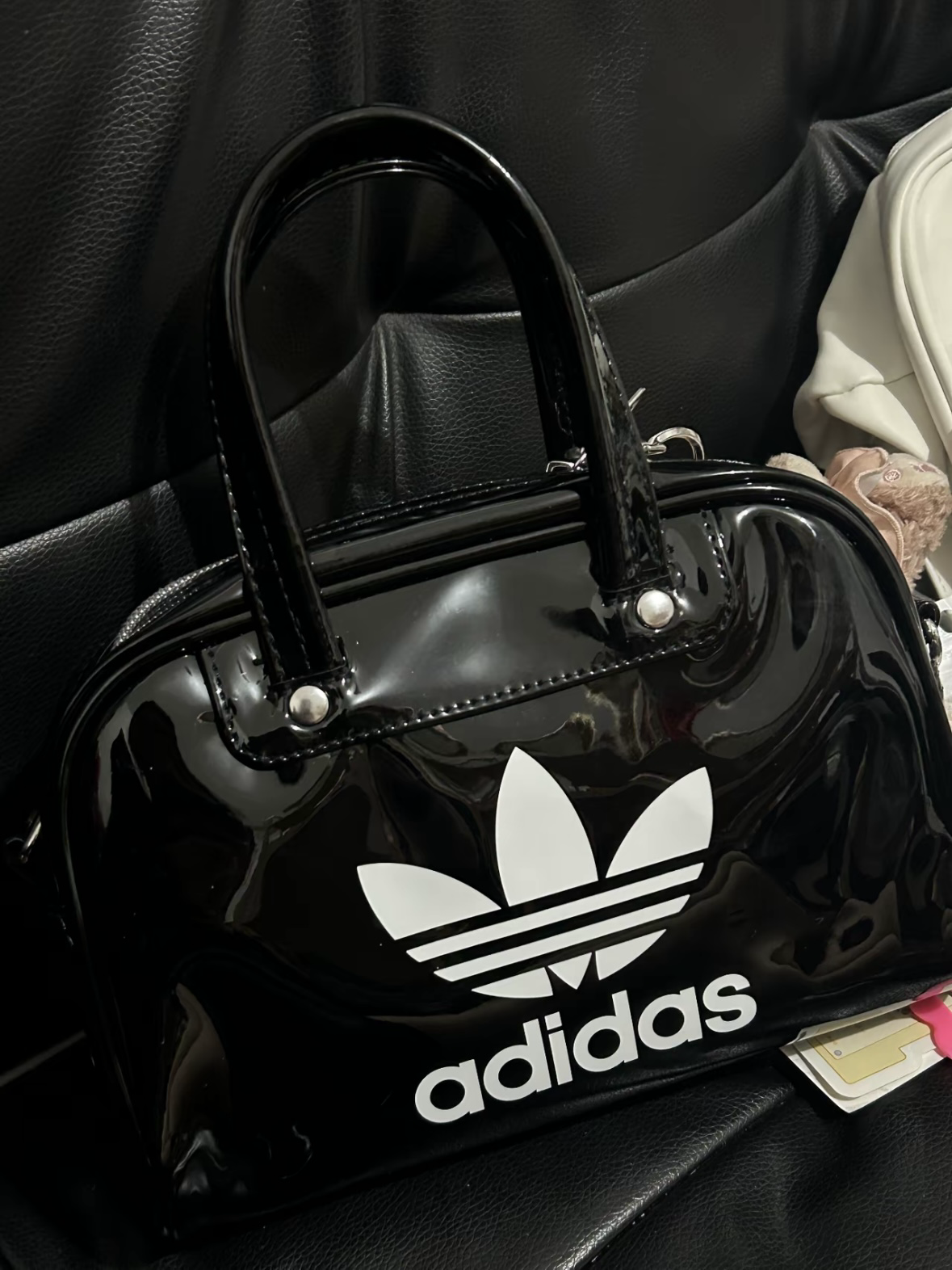 Adidas Originals 果凍 保齡球包 黑 黑白 漆皮亮面 肩背 手提 IX7498