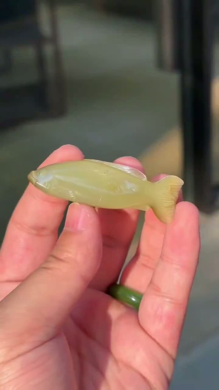 和田玉金貓眼魚雕件,天然和田玉軟玉