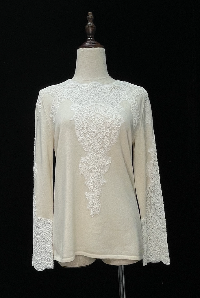 米白色羊絨蕾絲上衣