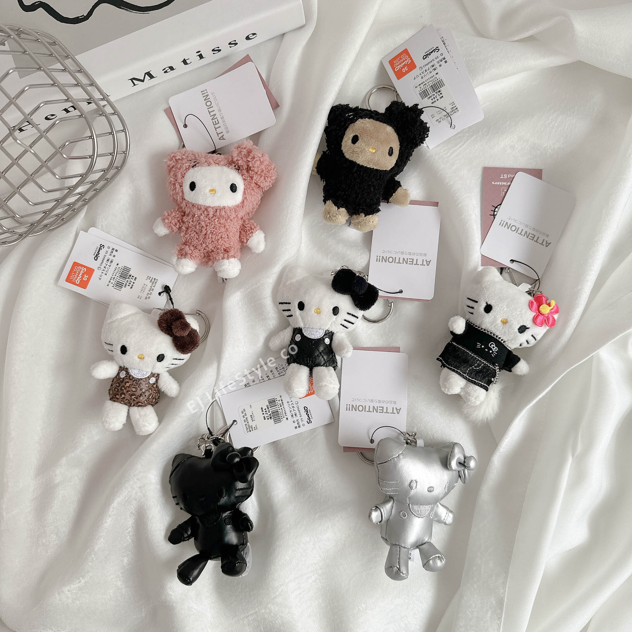 🇯🇵 SANRIO 三麗鷗家族 HELLO KITTY x Me% 聯名系列 豹紋 小香風 吊飾 鑰匙圈 / 現貨