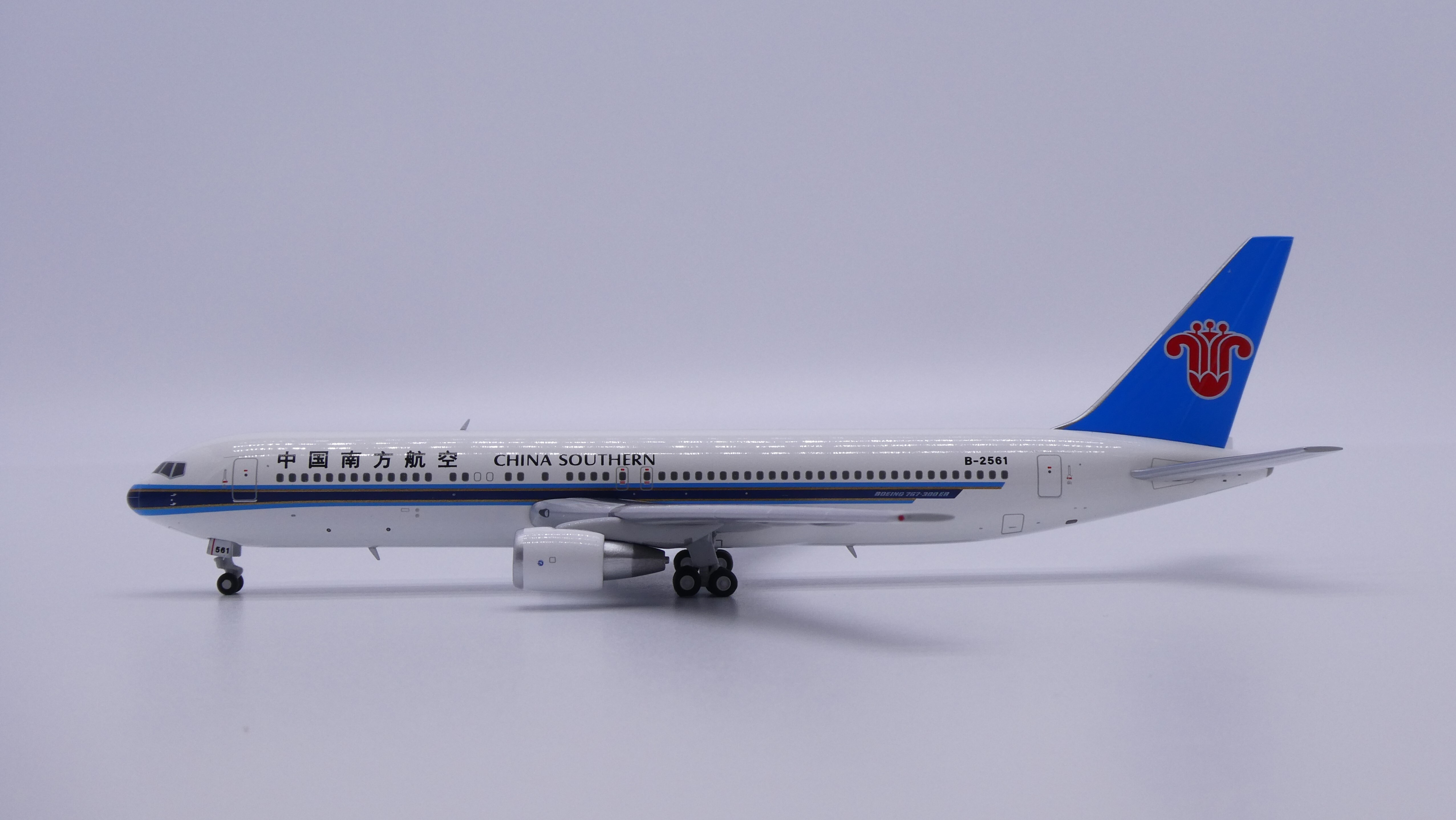 APOLLO 1/400 中國南方航空 波音767-300(ER) B-2561 標準塗裝