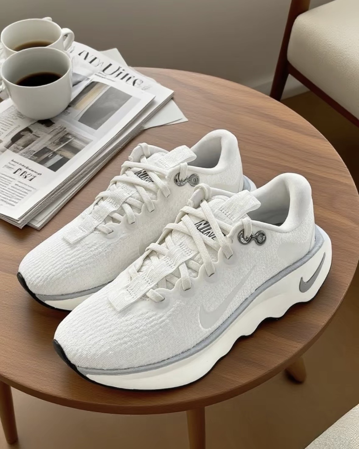 【現貨】Nike Motiva Summit White 緩震 弧形 慢跑鞋 白色