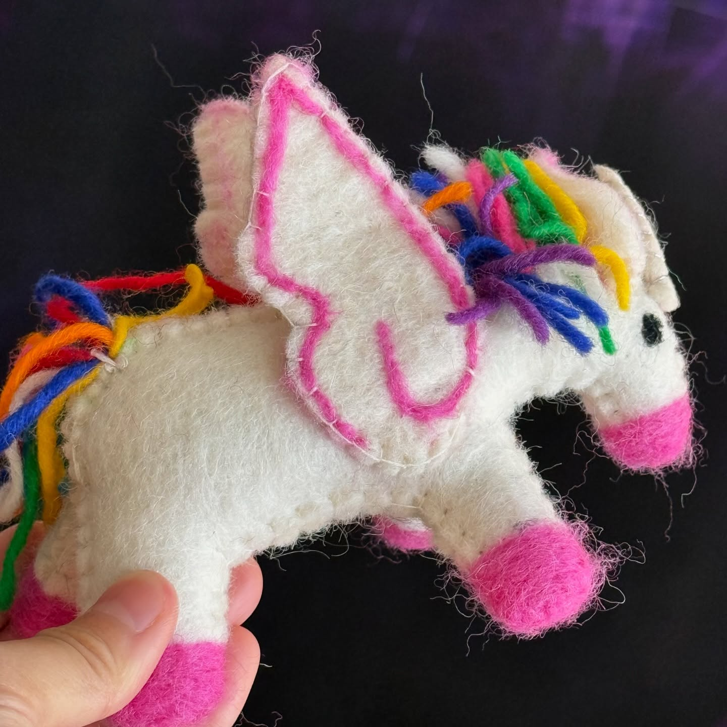 [原石] 尼泊爾 羊毛氈獨角獸