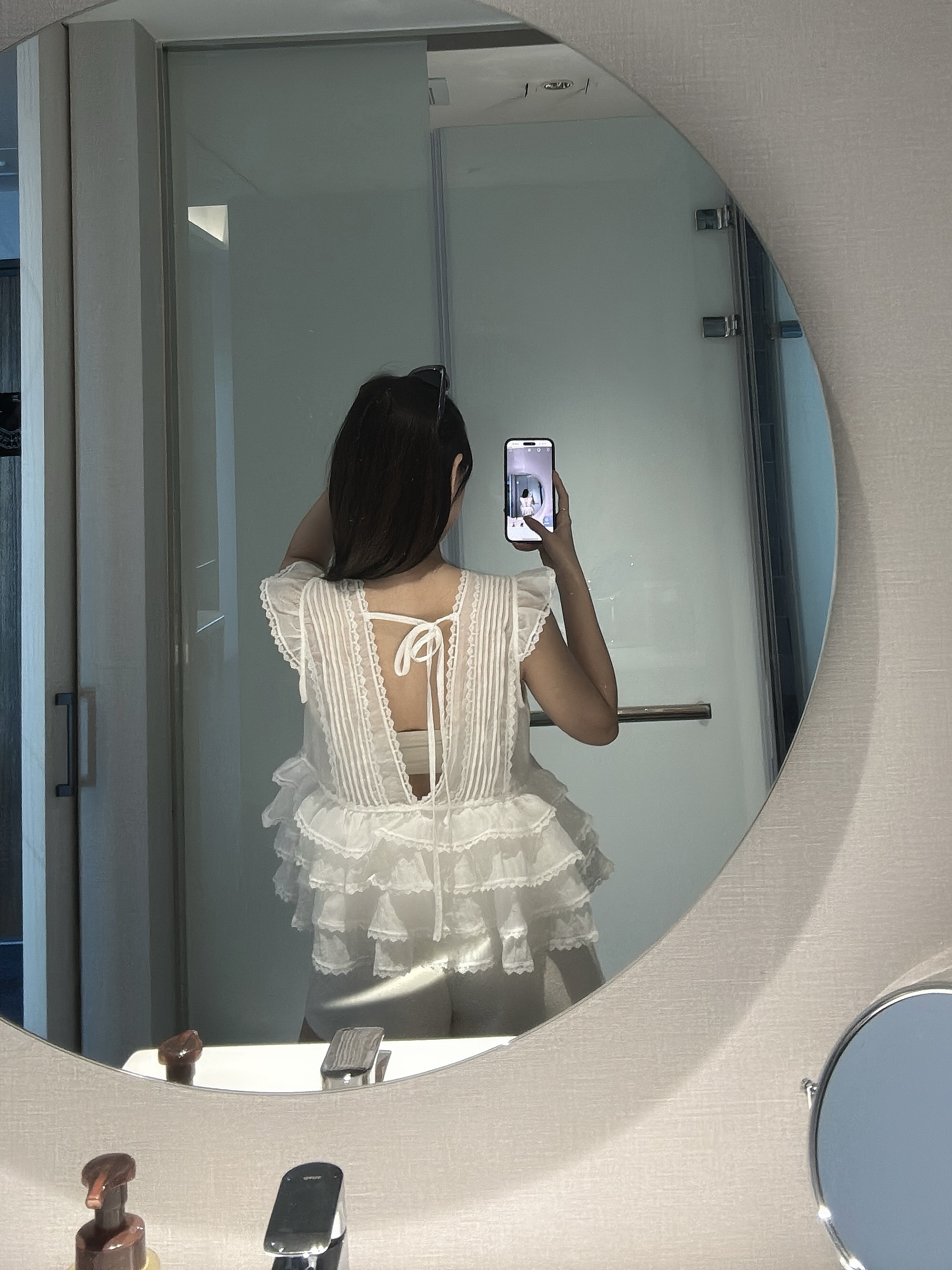 D09 澎澎蕾絲上衣(白色)