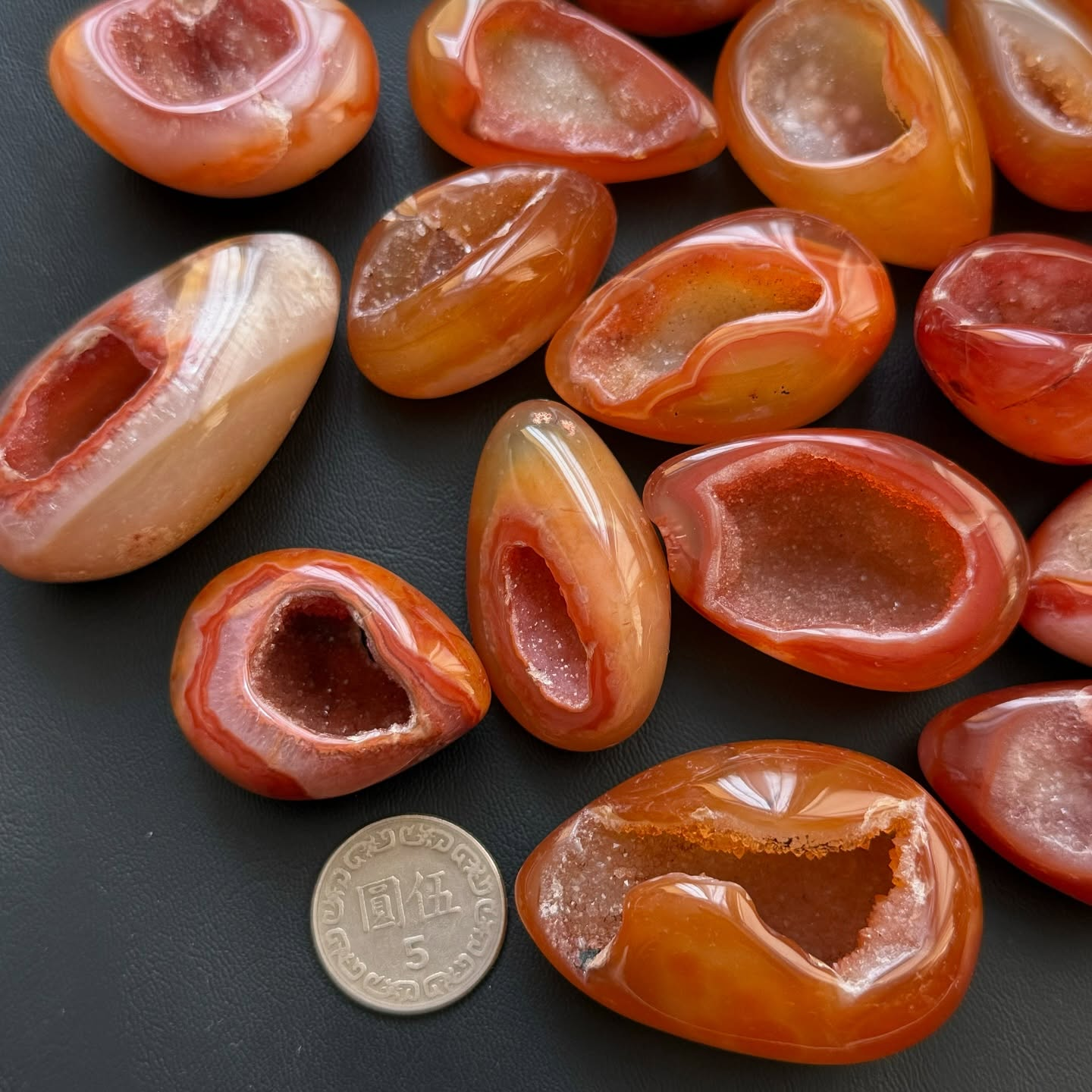 [原石] 紅瑪瑙晶洞