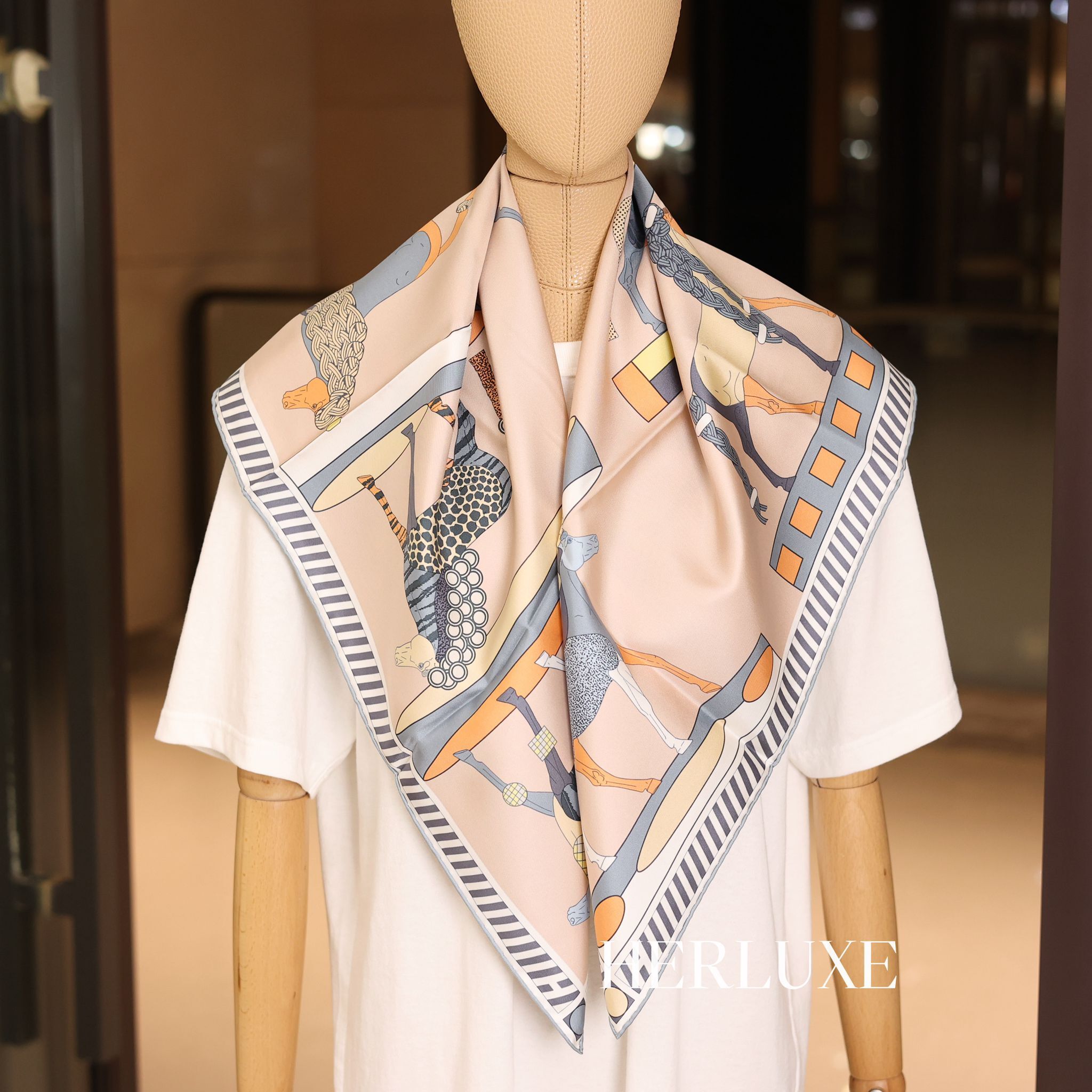 A Toute Allure scarf 90x90cm Rose Poudre / Jaune / Abricot