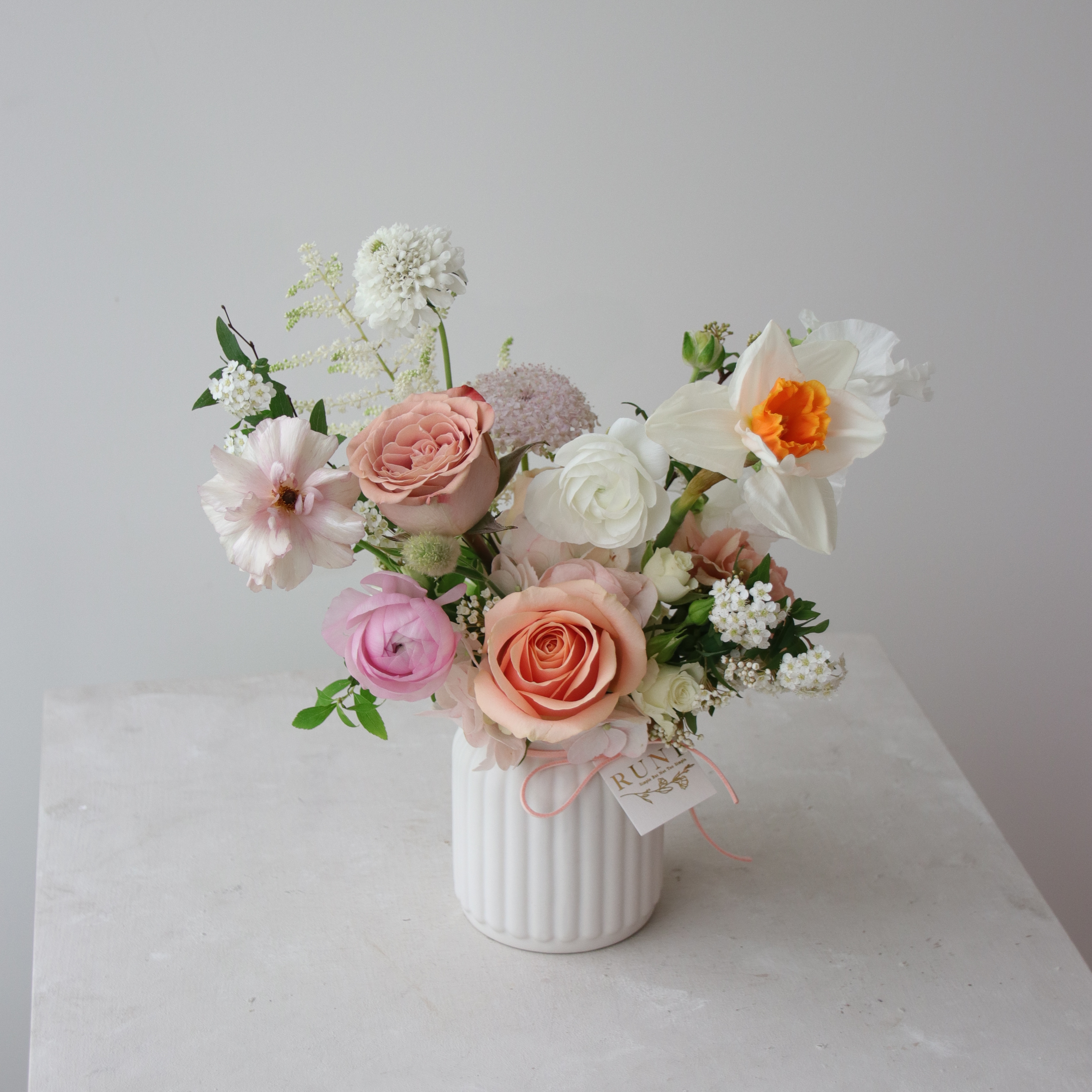 粉黛粉色系牛奶瓶桌花