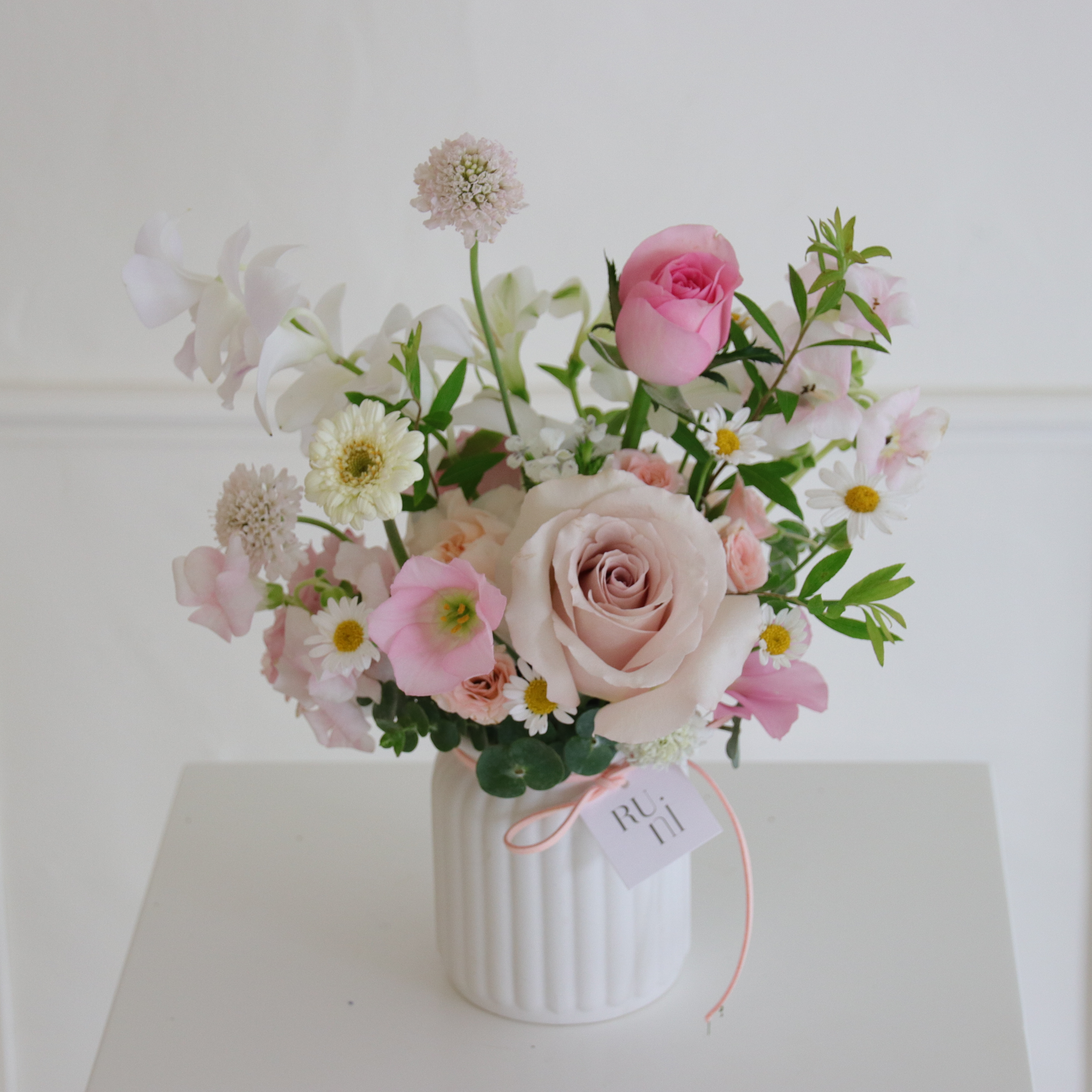 粉黛粉色系牛奶瓶桌花